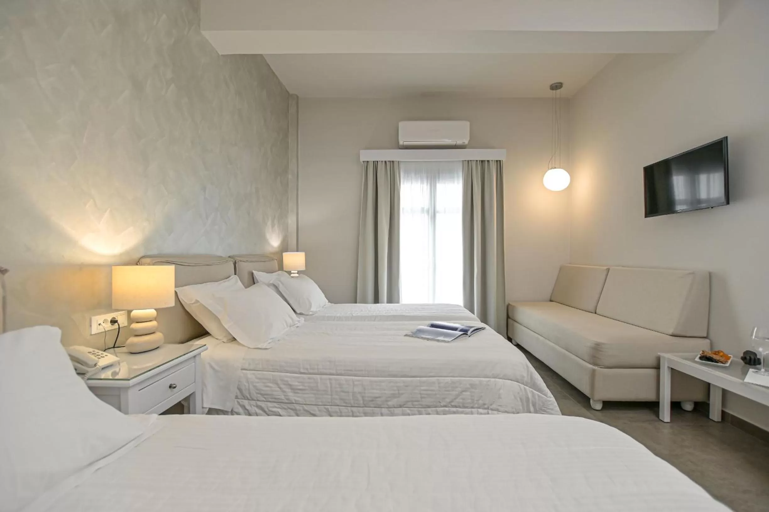 Property building, Bed in Hotel Grotta