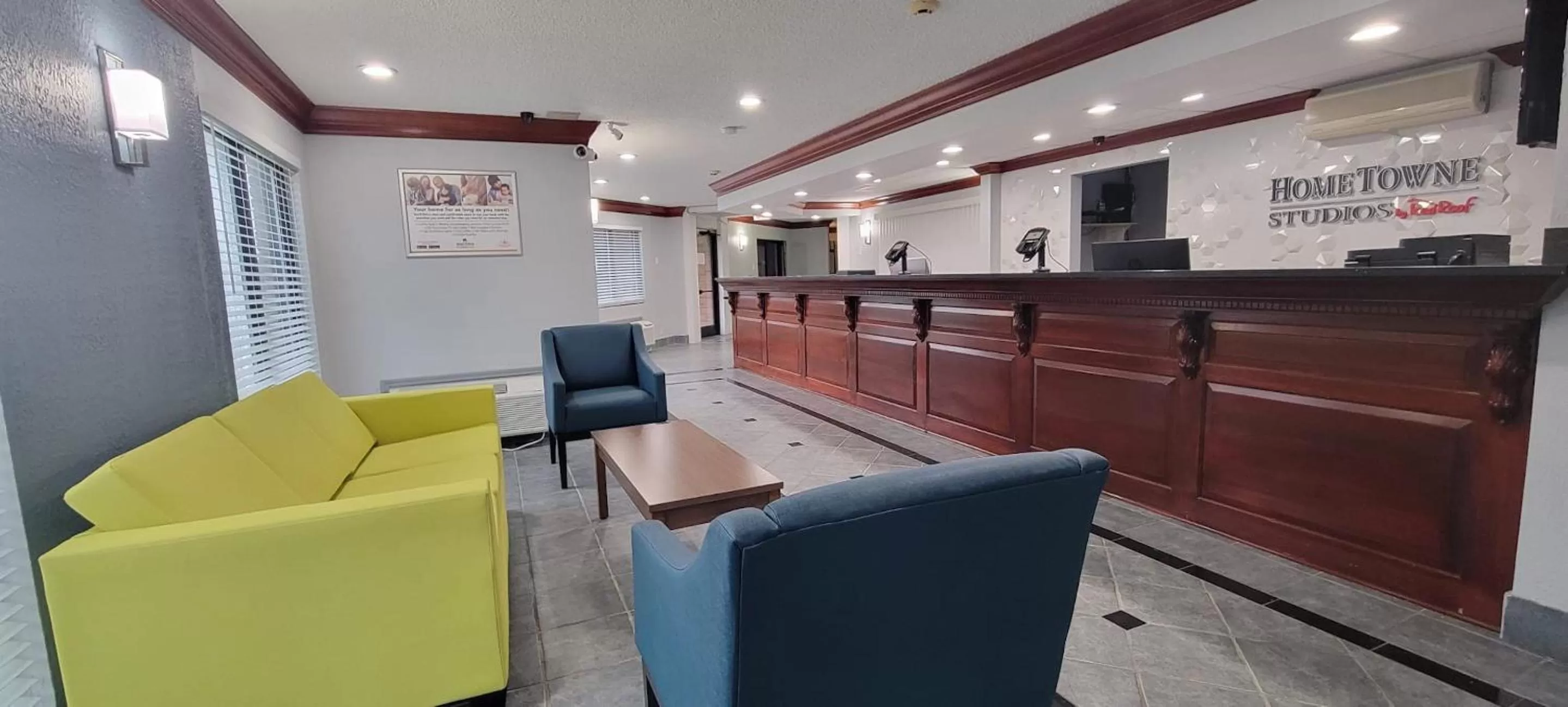 Lobby or reception in HomeTowne Studios by Red Roof Egg Harbor-Atlantic City Airport