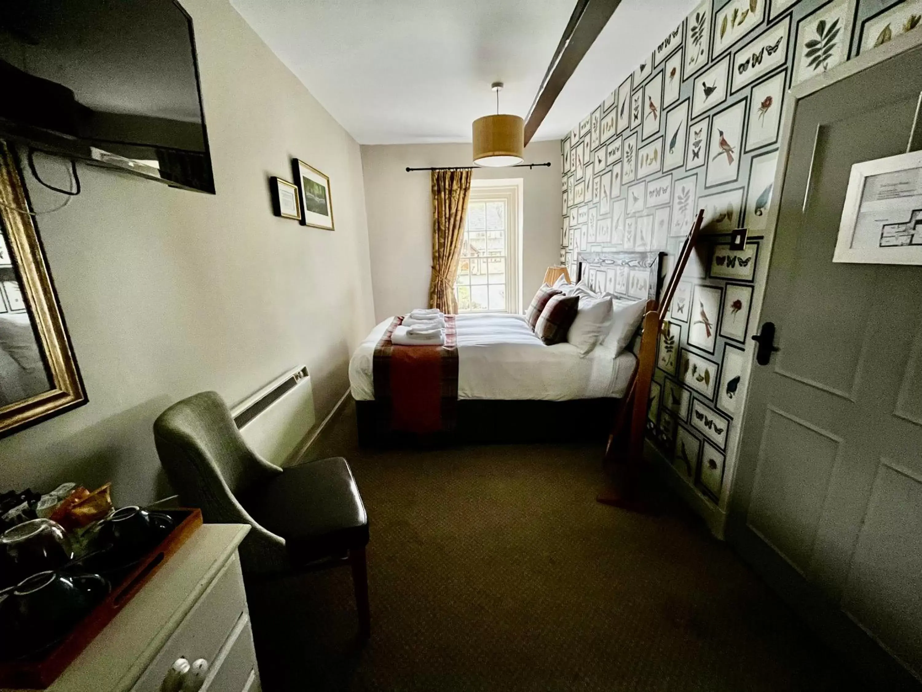 Small Double Room in The Red Lion Small Double Room in The Red Lion