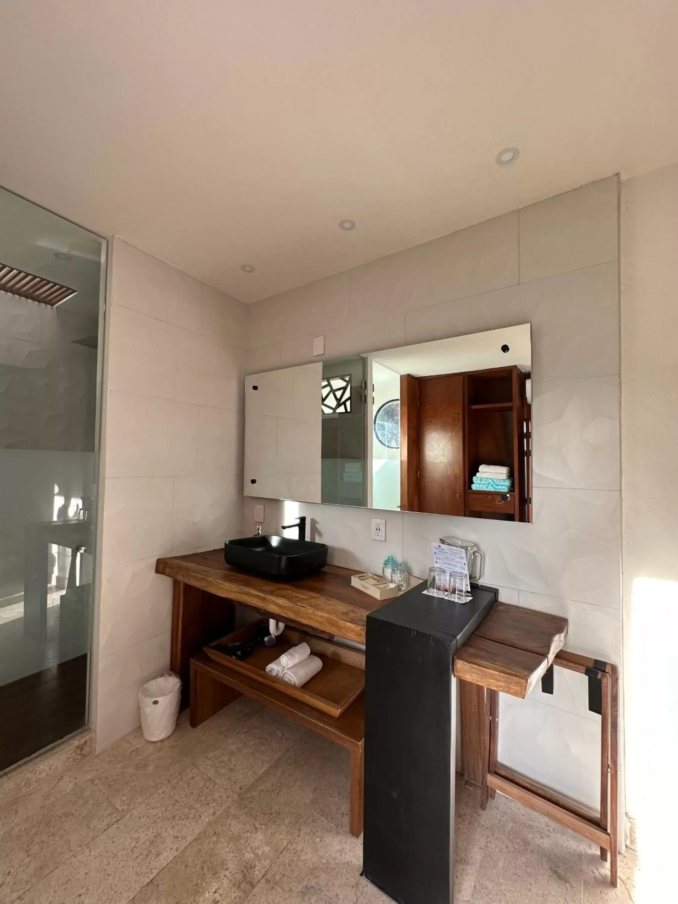 King Suite with Ocean View in Hotel Lindo Ajijic Bed & Breakfast King Suite with Ocean View in Hotel Lindo Ajijic Bed & Breakfast