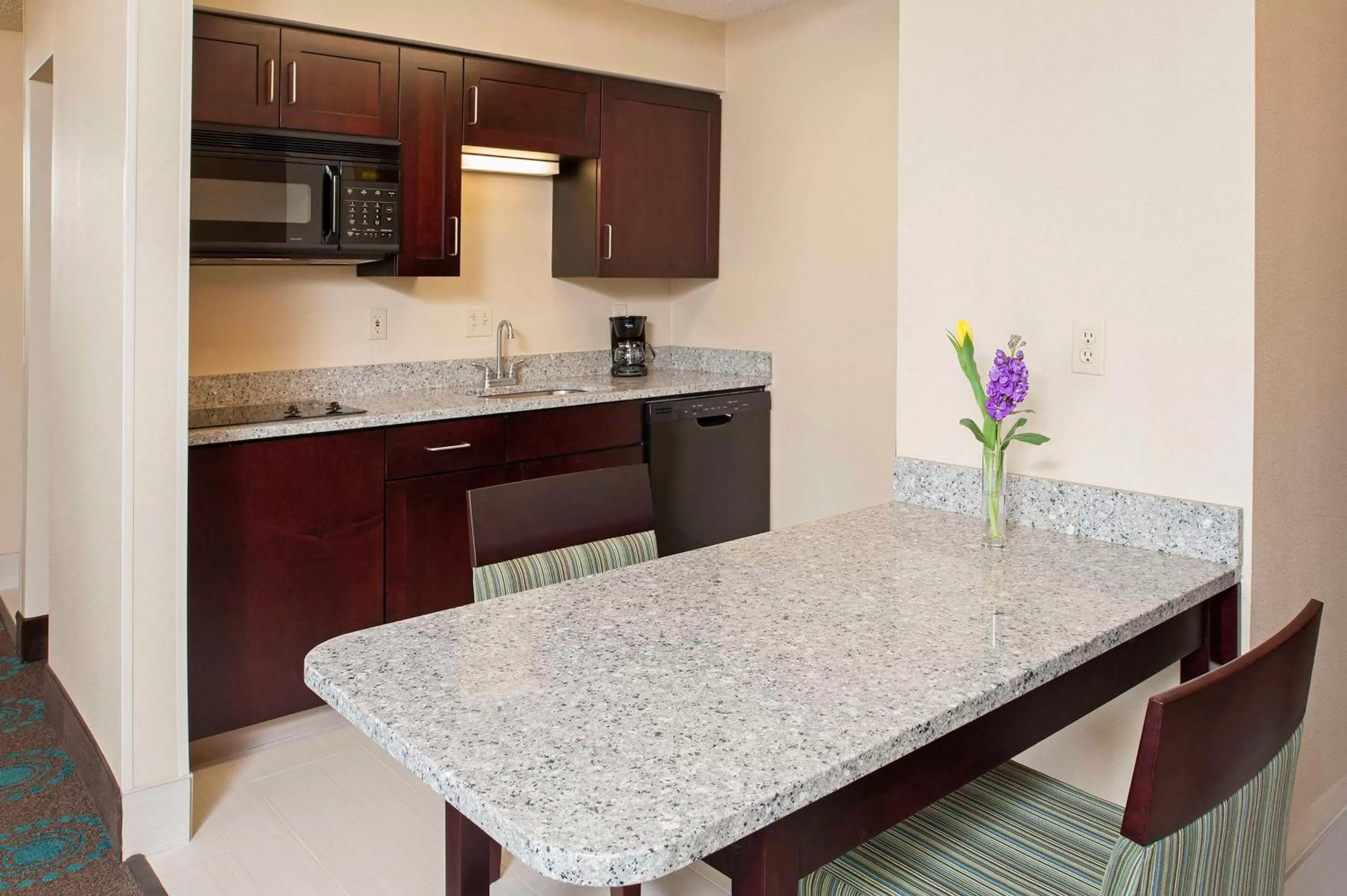 Kitchen or kitchenette in Hampton Inn & Suites South Bend