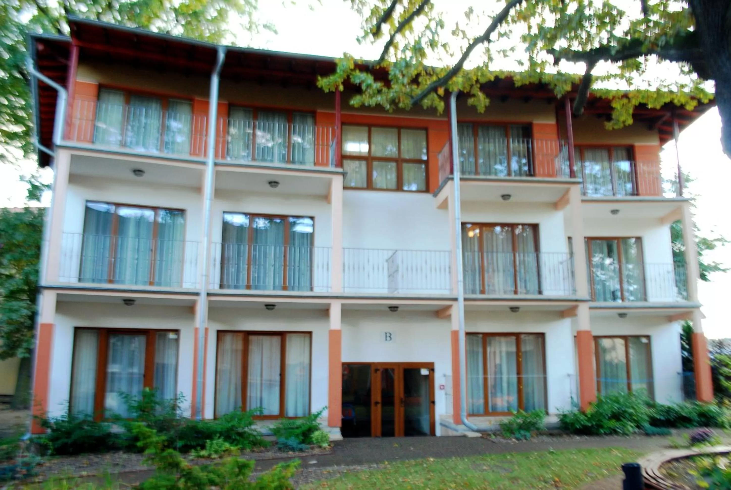 Property building in Rezydencja 5 Dębów