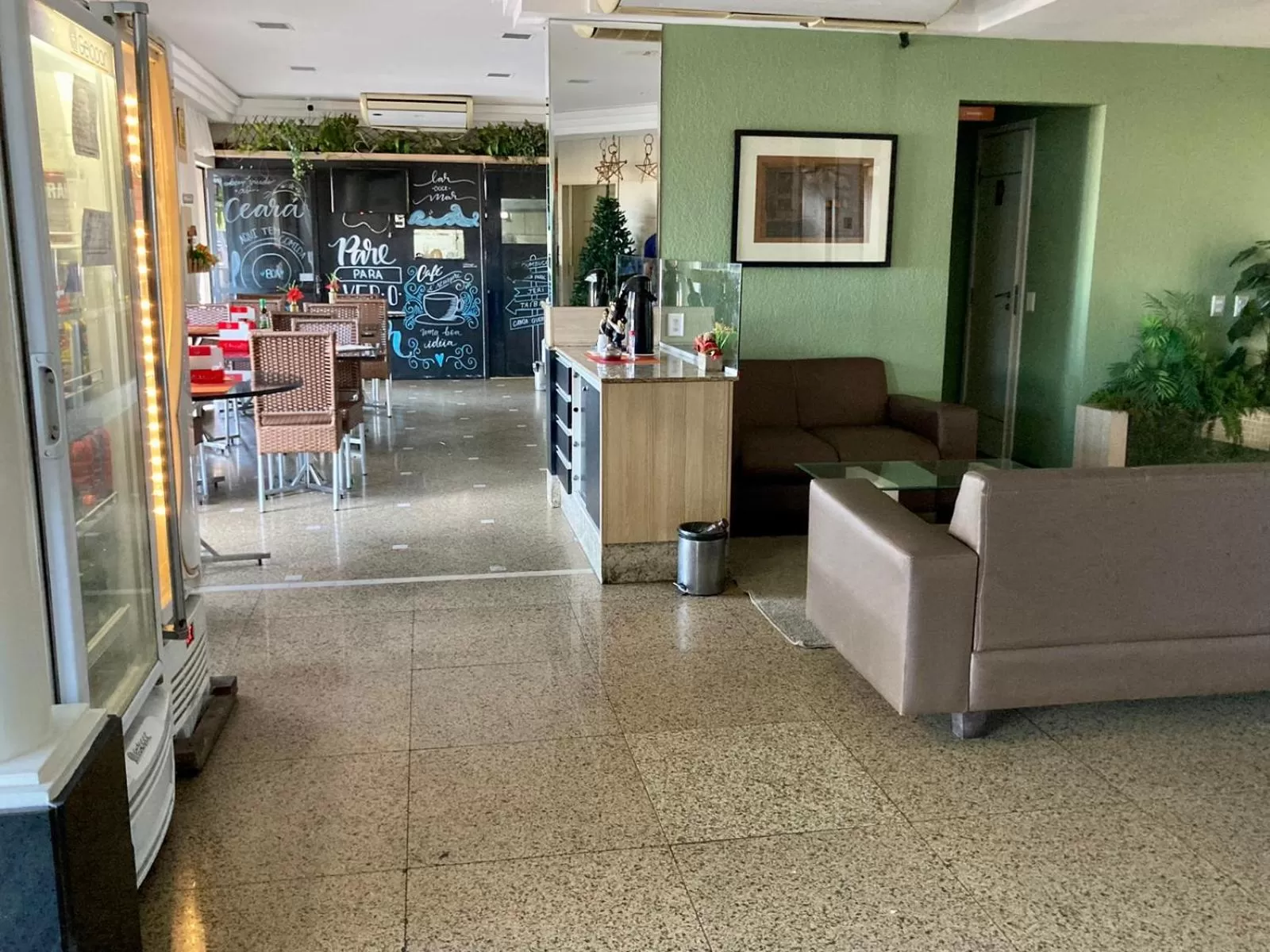 Restaurant/places to eat in Hotel Flat Classic