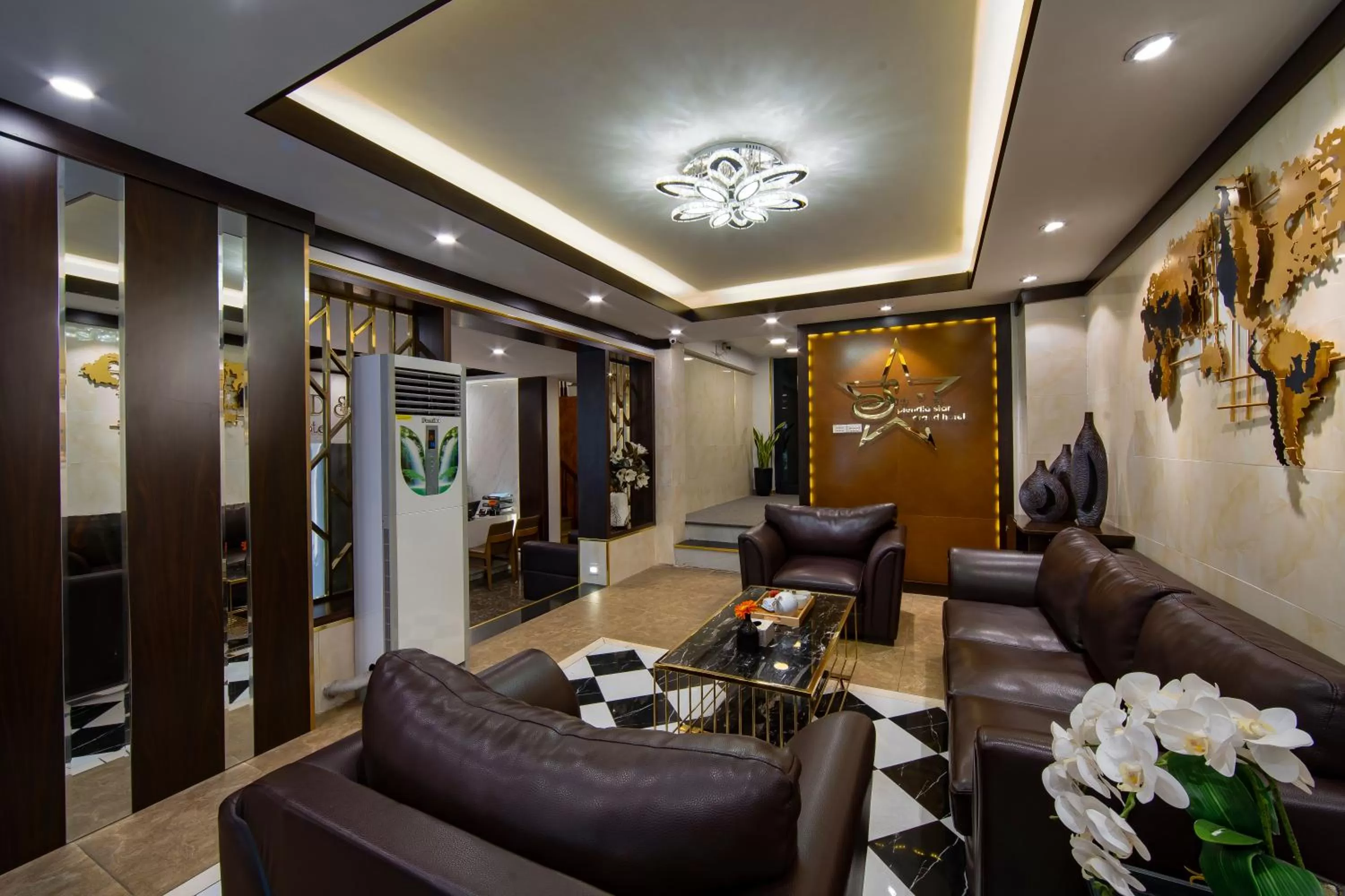 Restaurant/places to eat in Splendid Star Grand Hotel and Spa