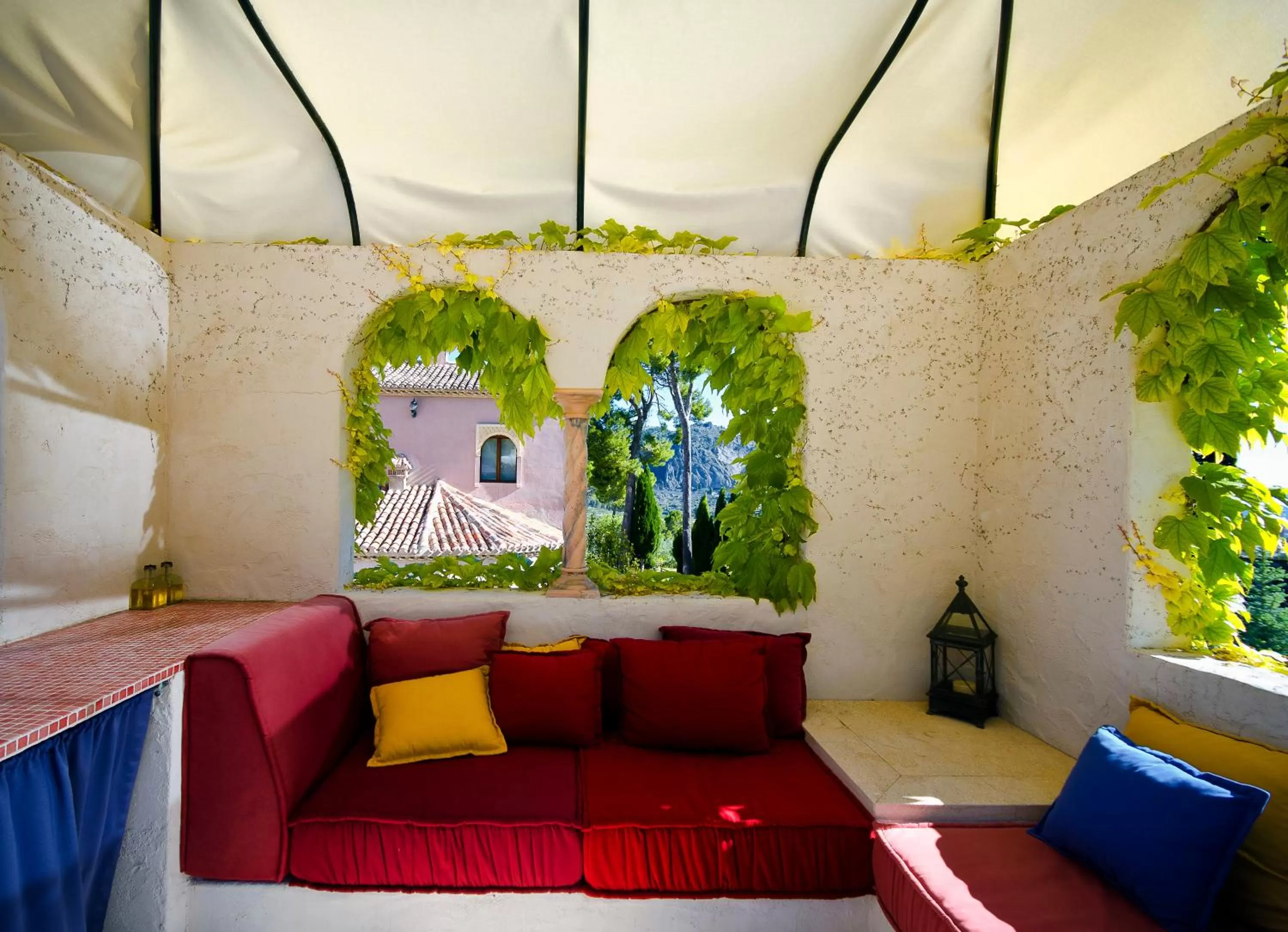 Swimming pool in Eco Hotel con encanto Masía la Mota B&B