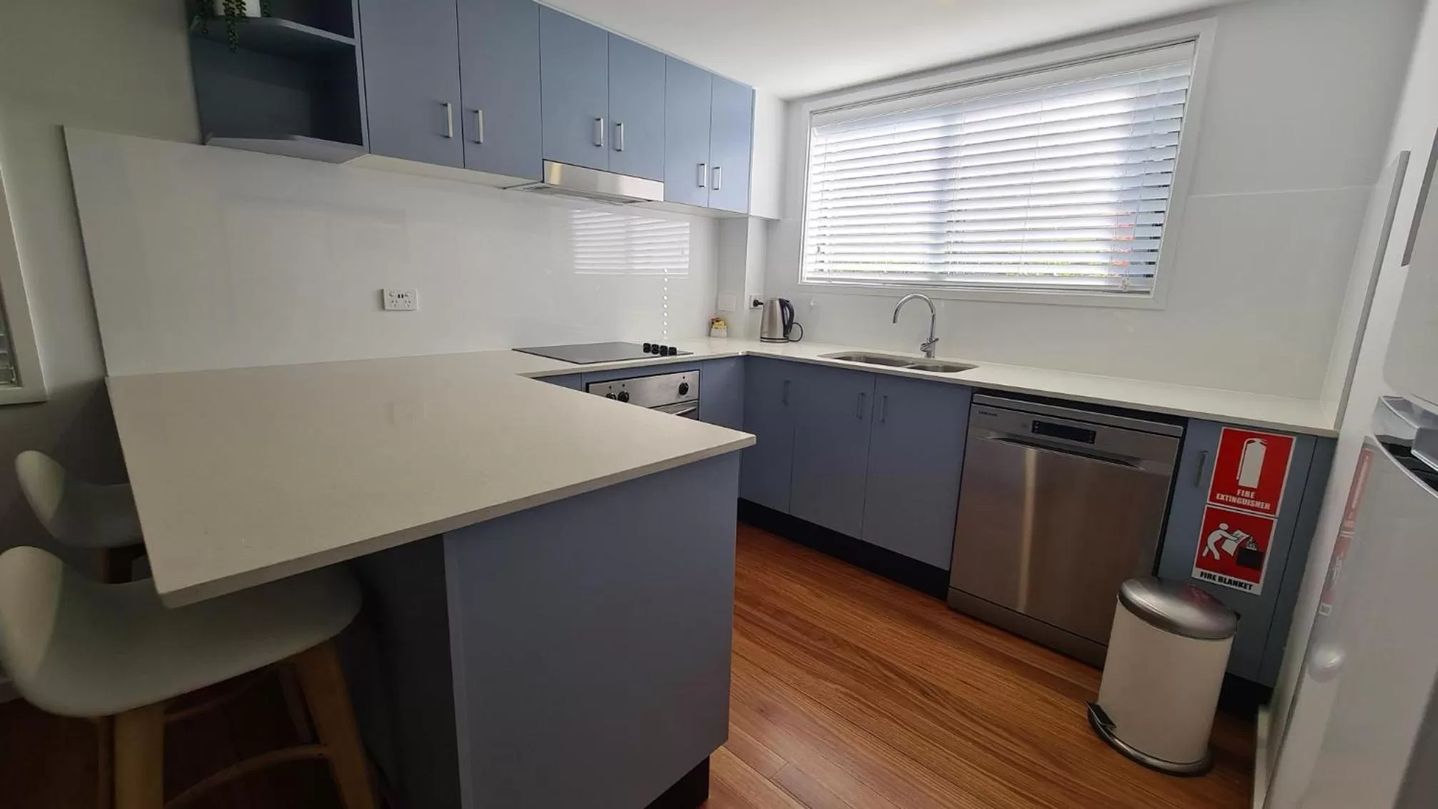 Evening entertainment in Stay At Raffertys Resort