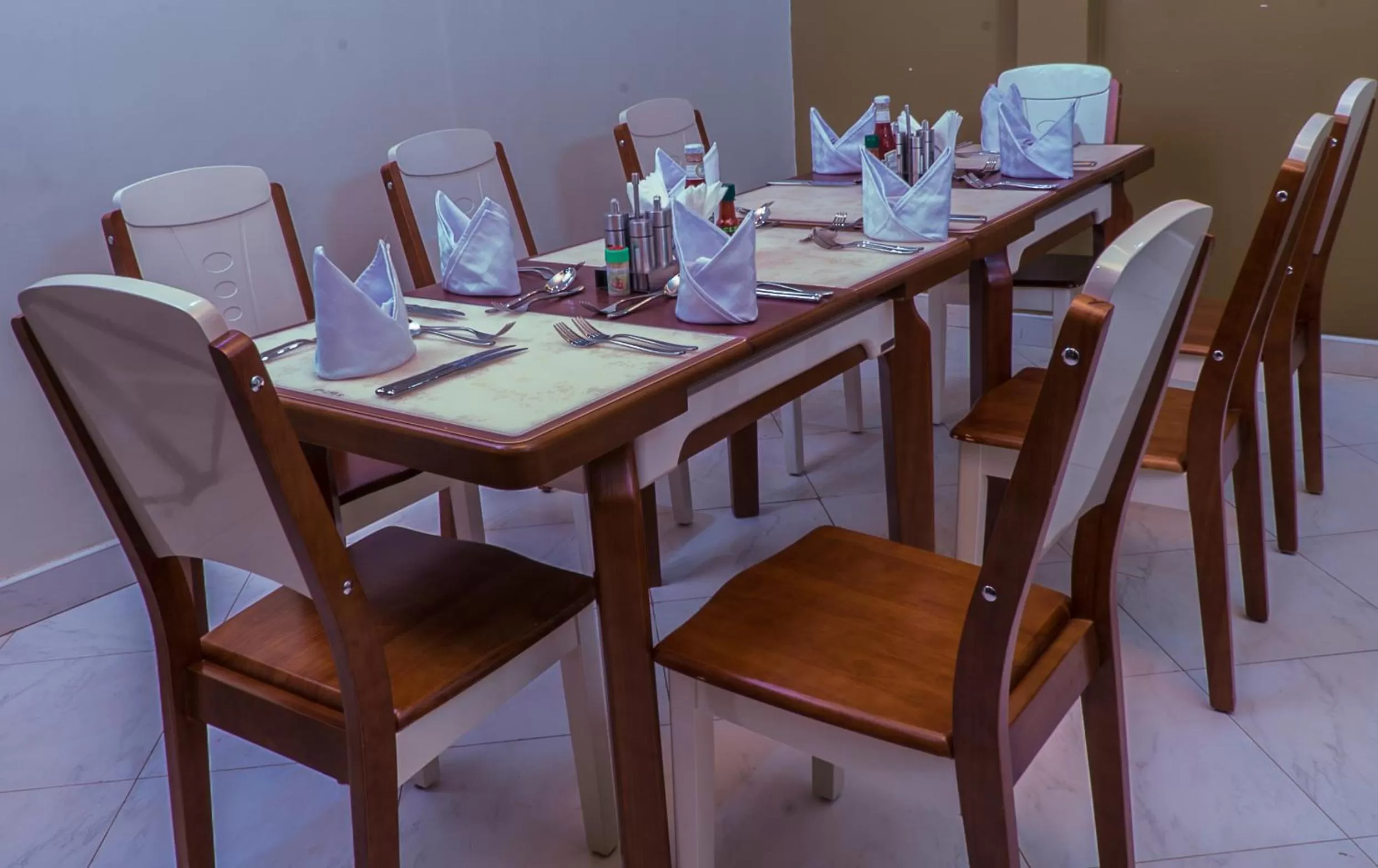 Dining area in Jarin Hotel