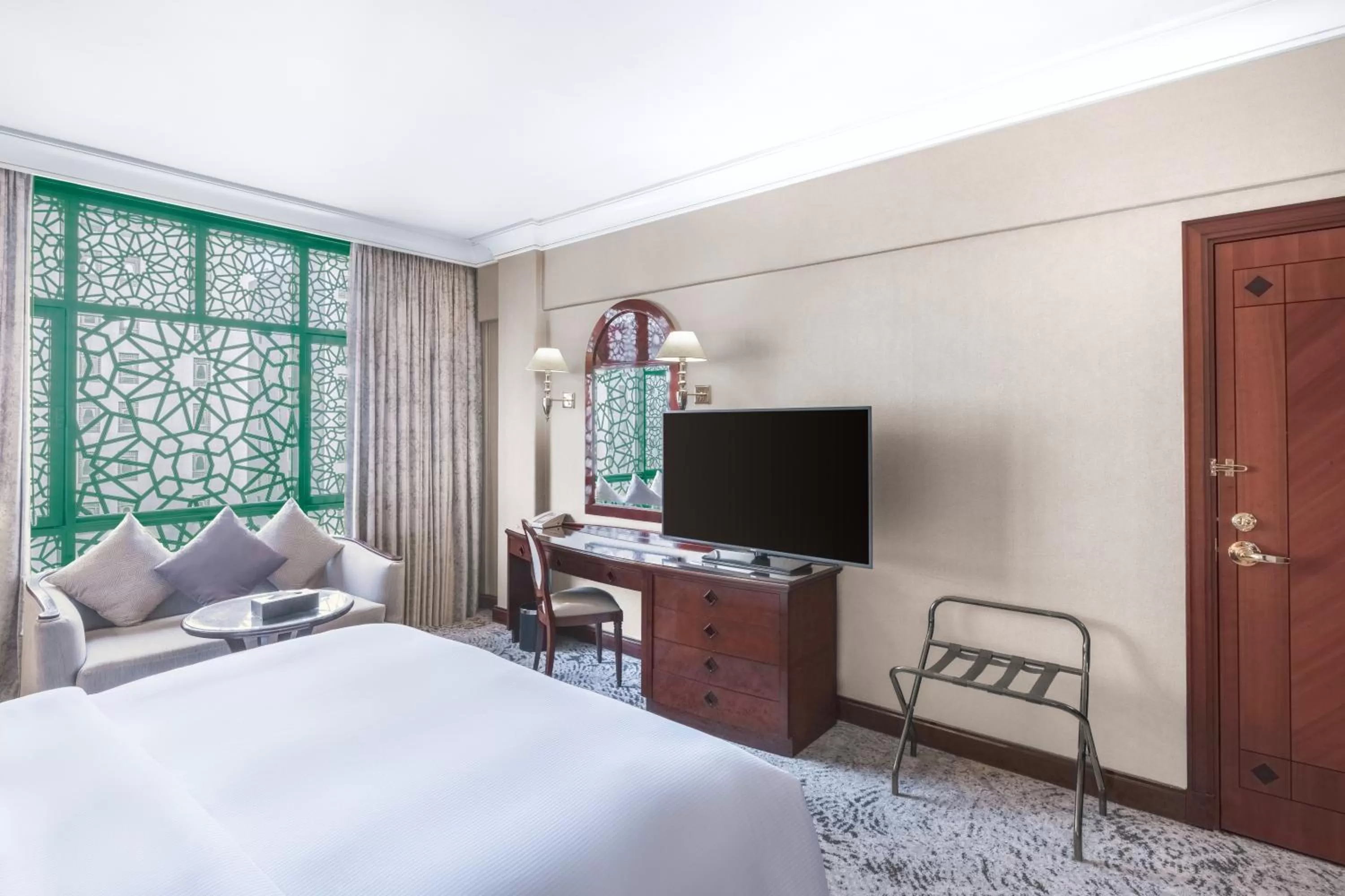 Bedroom, Bed in Madinah Hilton Hotel