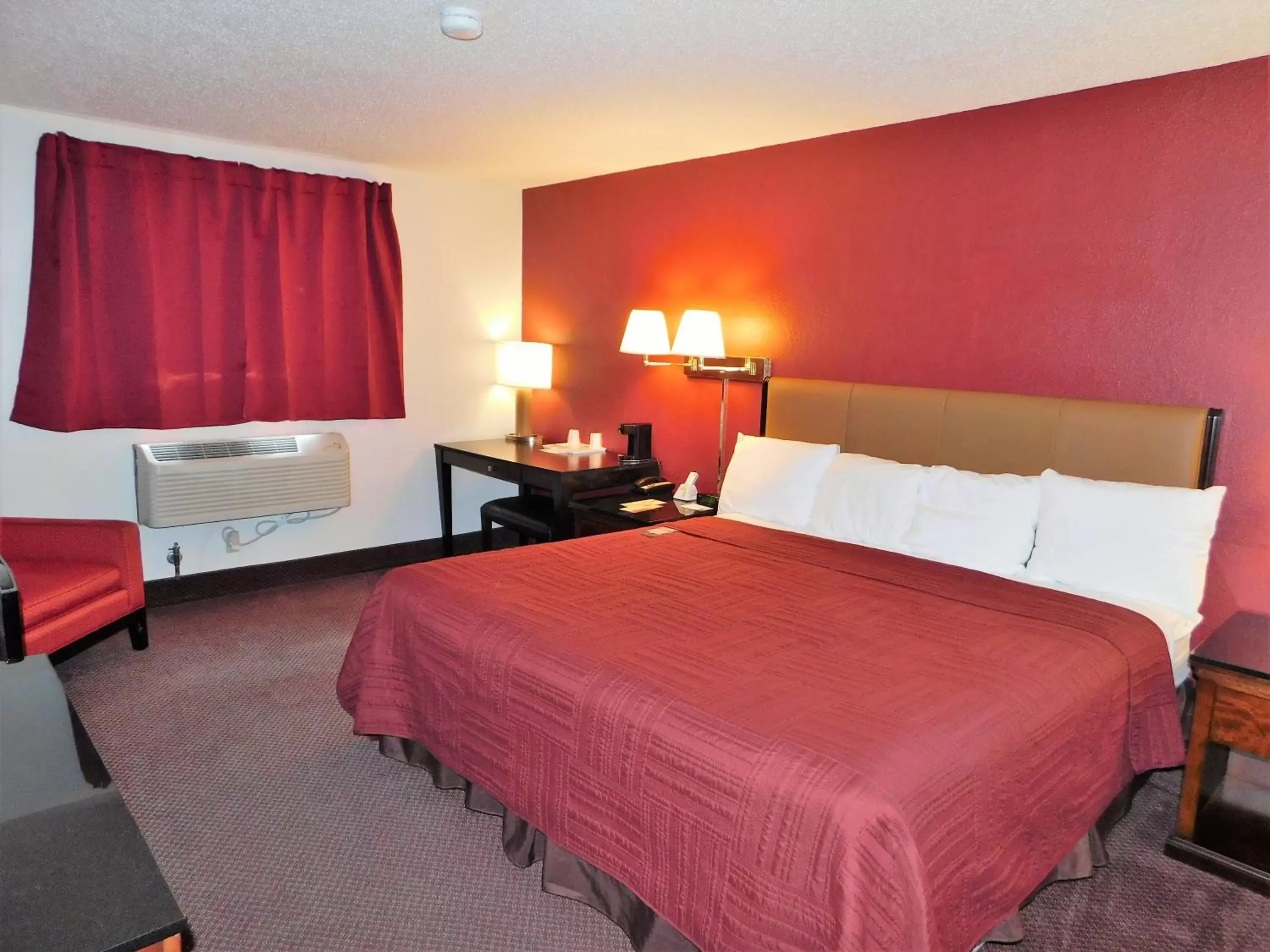 Standard King Room in The Covered Bridge Inn Standard King Room in The Covered Bridge Inn