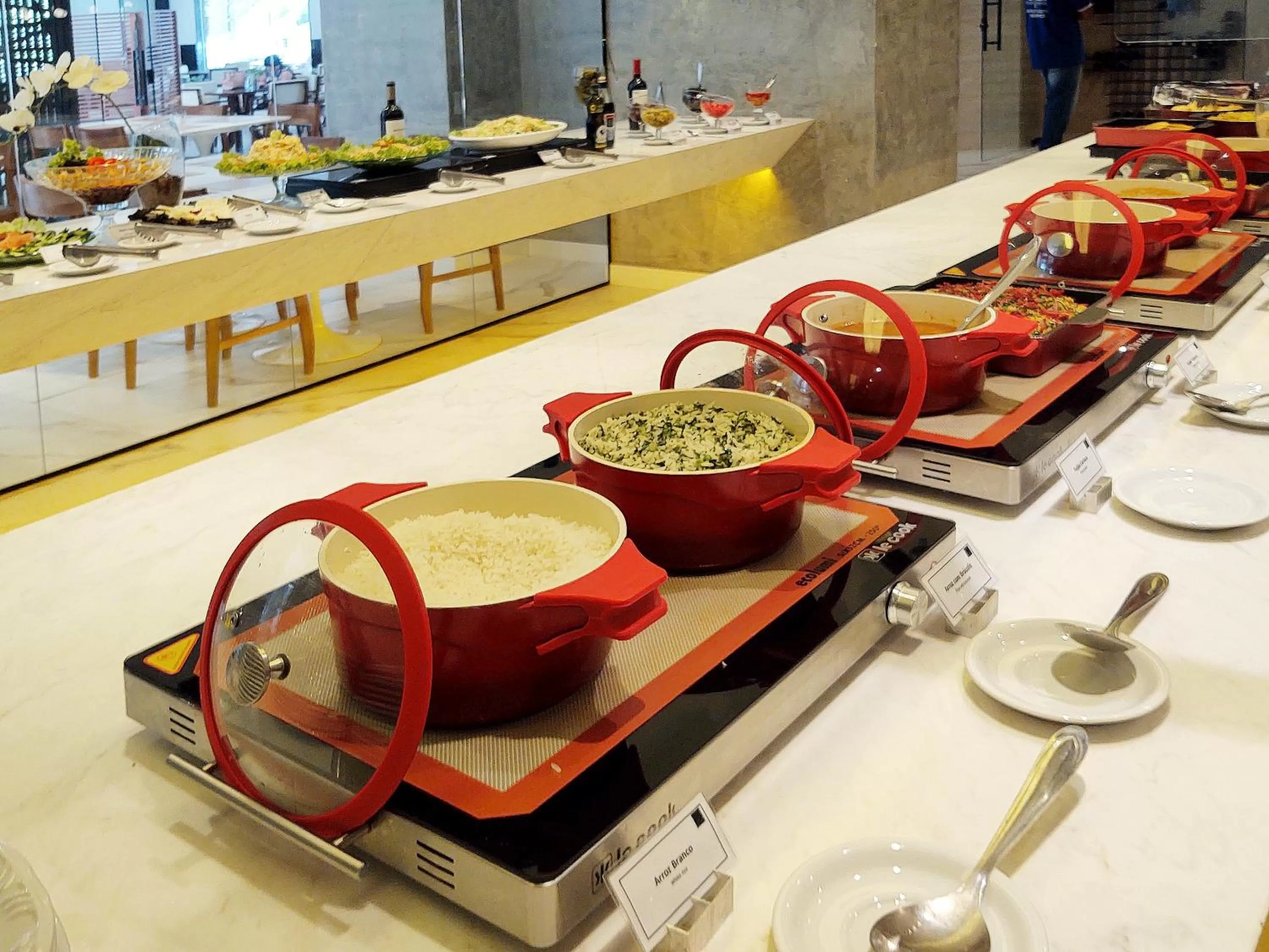 Restaurant/places to eat in Lets Idea Brasília Hotel