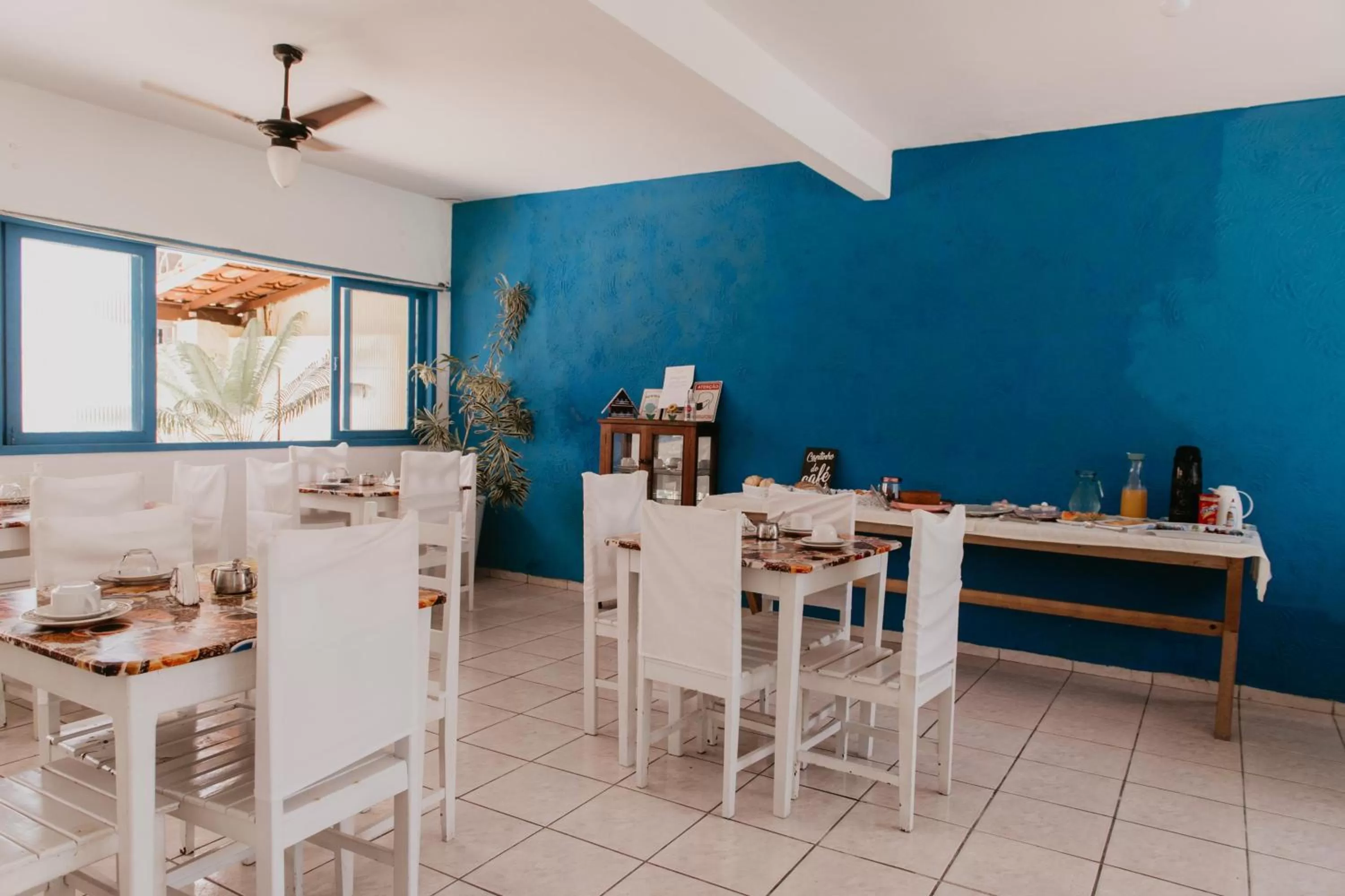 Restaurant/places to eat in Pousada Costamar