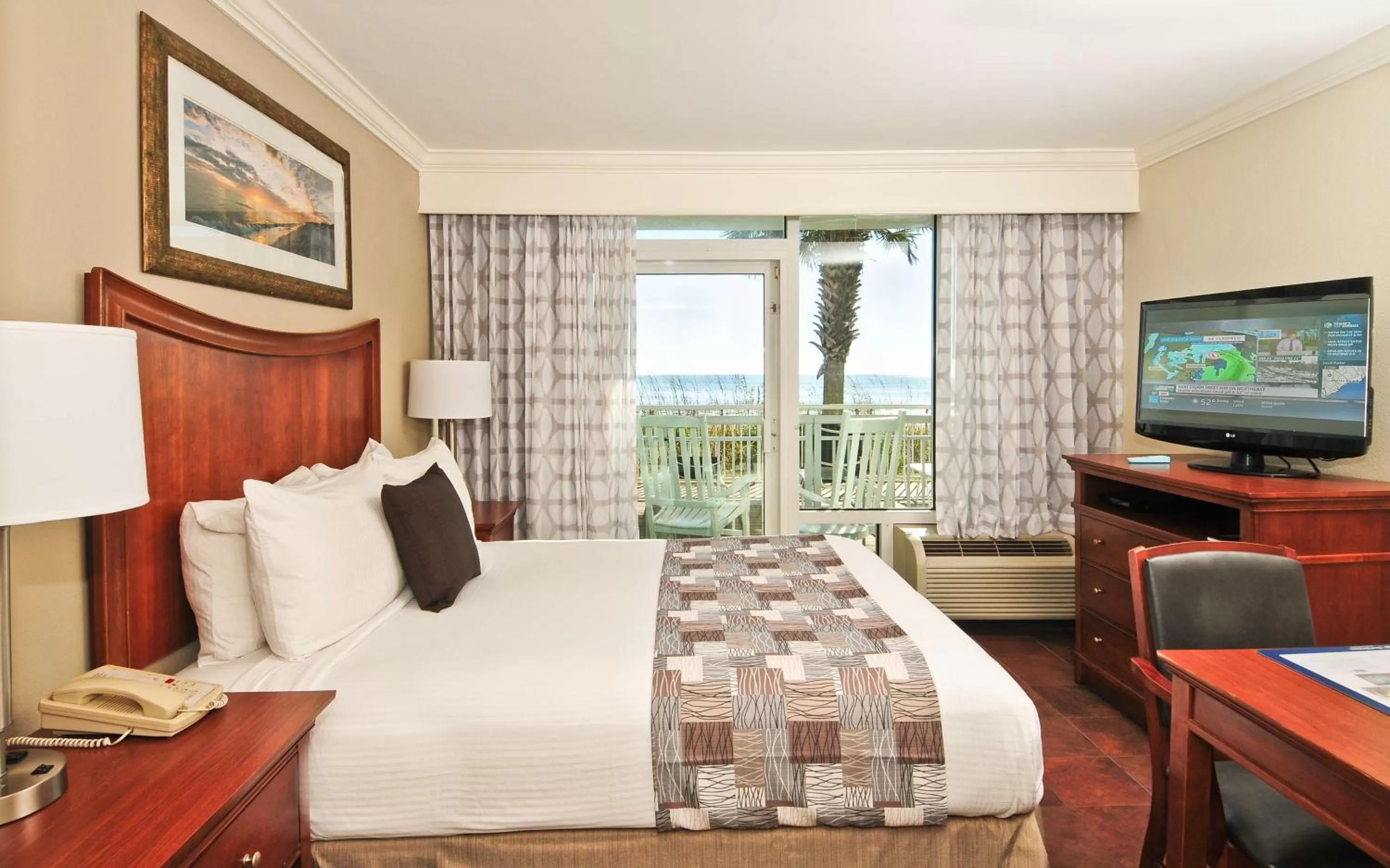 Photo of the whole room, Bed in The Sandbar Hotel, Trademark Collection by Wyndham