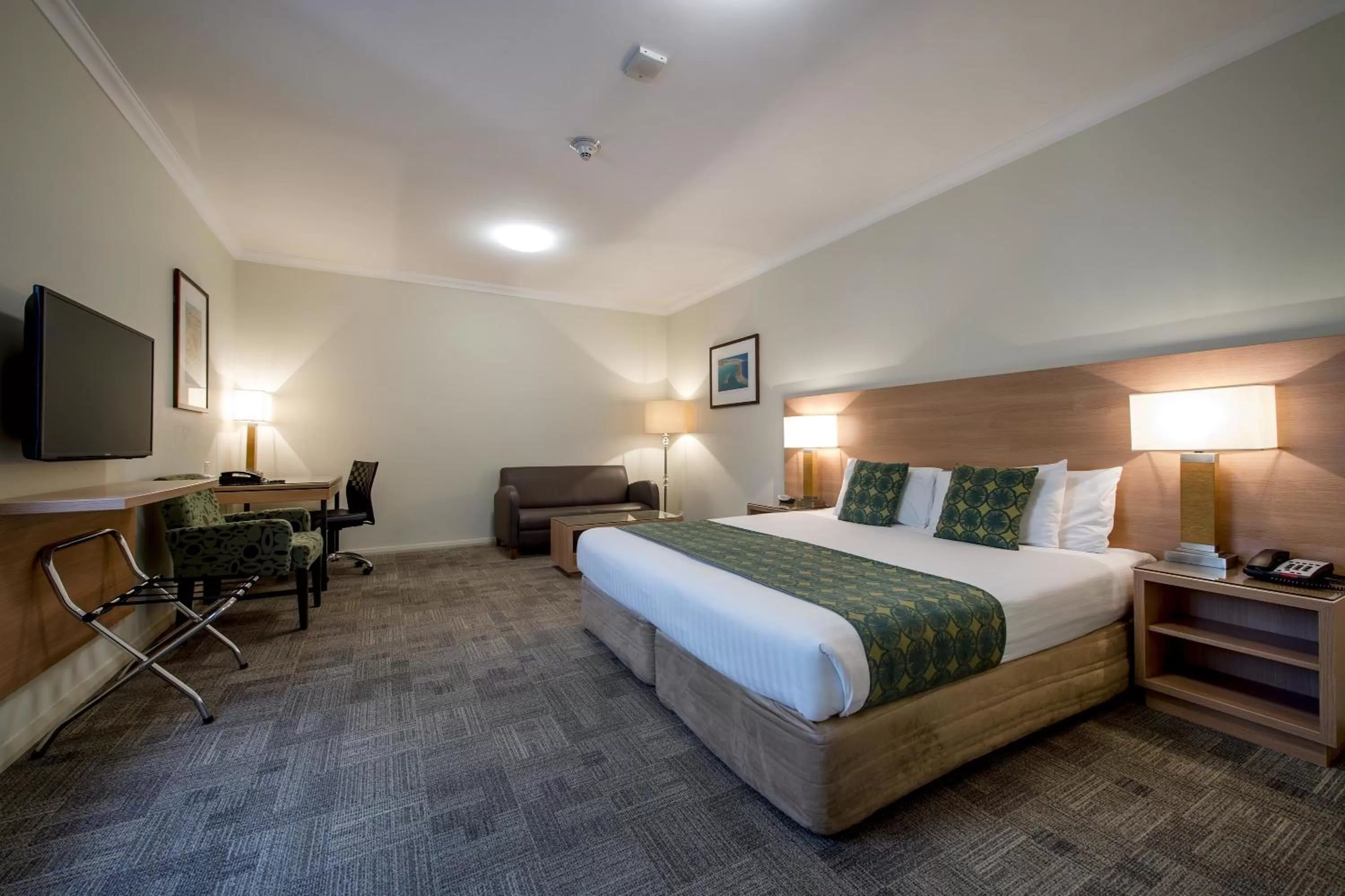 Bedroom, Bed in Bunbury Hotel Koombana Bay