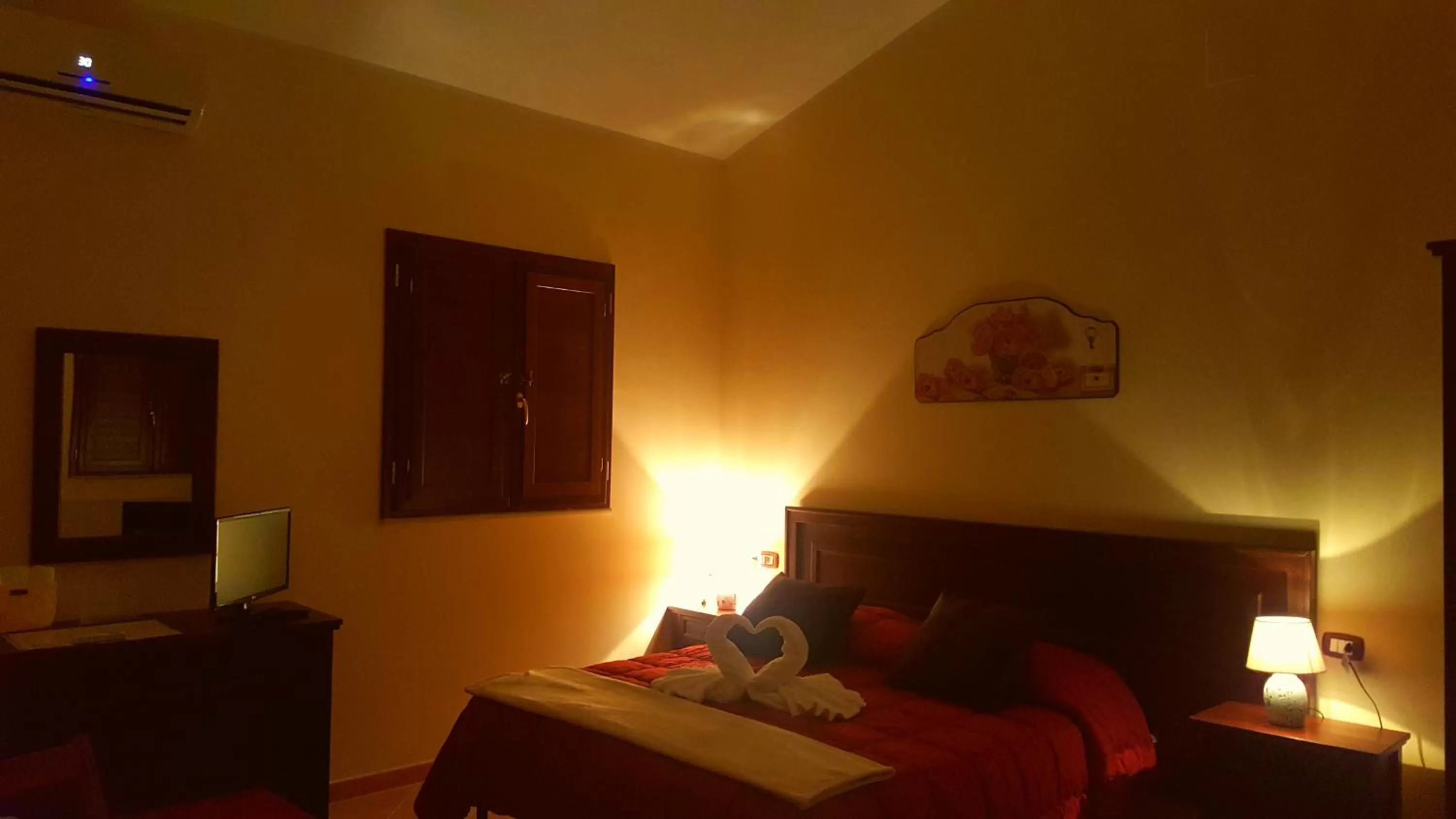 Bed in Green Park Hotel & Residence