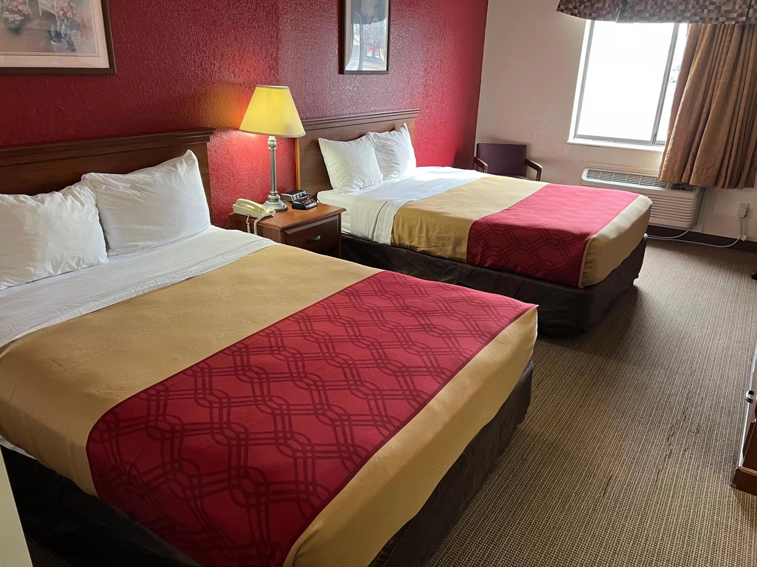 Bed in Express Inn & suites