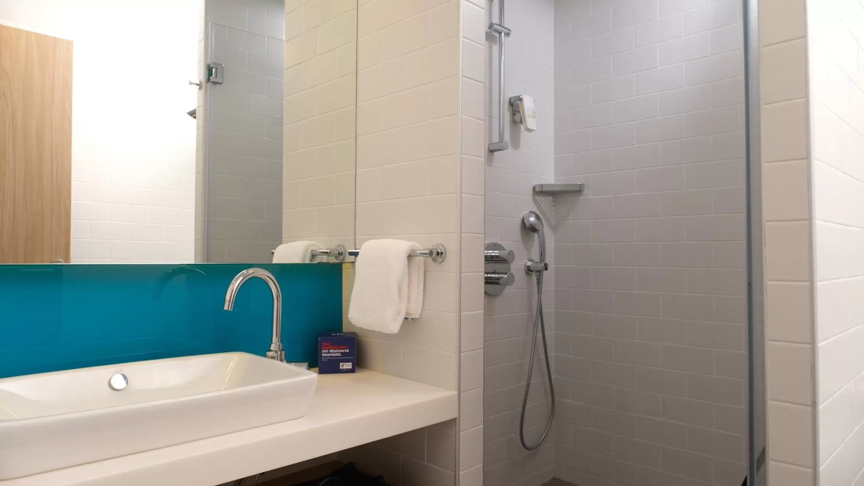 Double Room - Smoking in Holiday Inn Express - Istanbul - Atakoy Metro, an IHG Hotel Double Room - Smoking in Holiday Inn Express - Istanbul - Atakoy Metro, an IHG Hotel