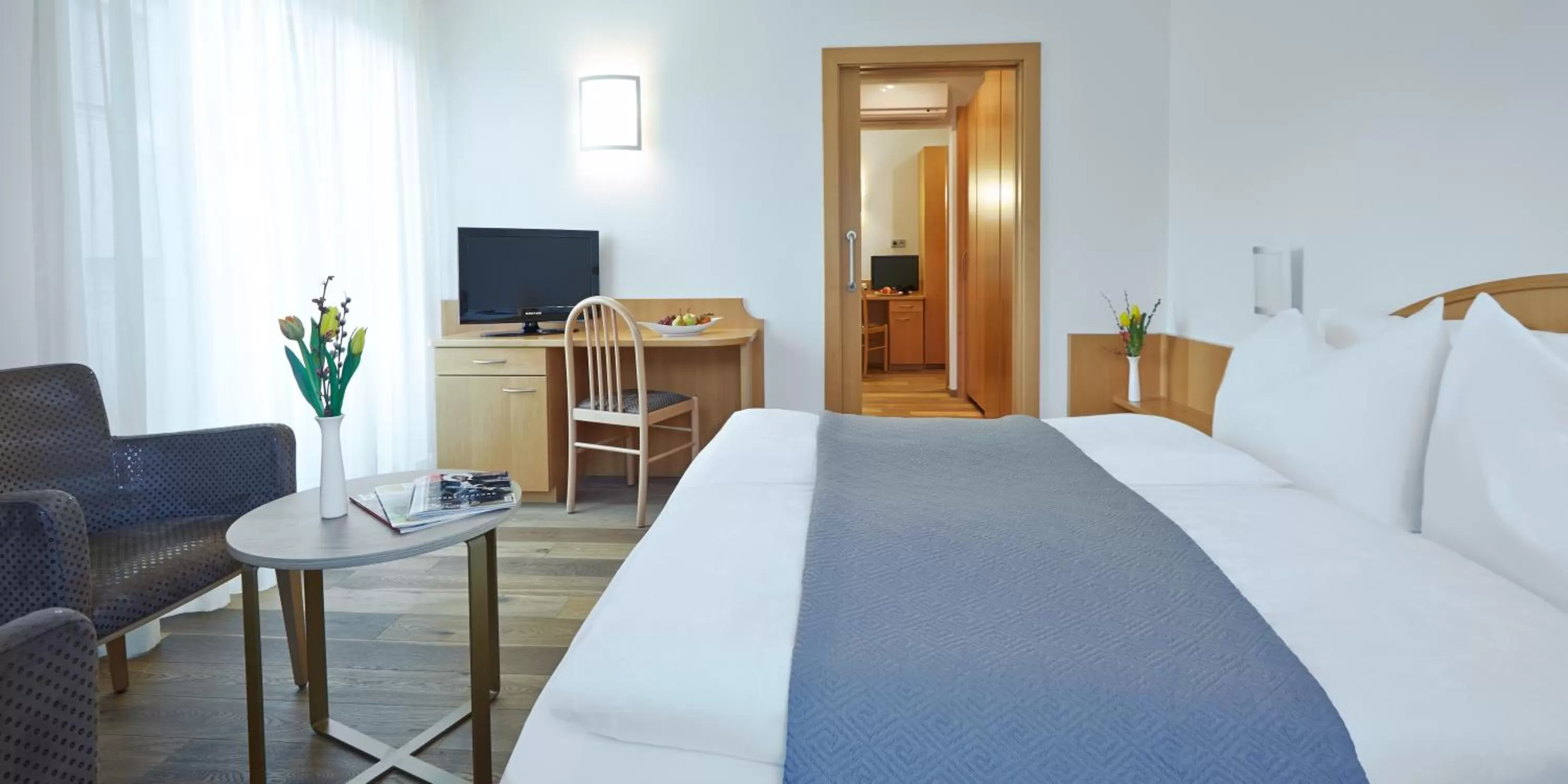 Day, Bed in Hotel Post Gries