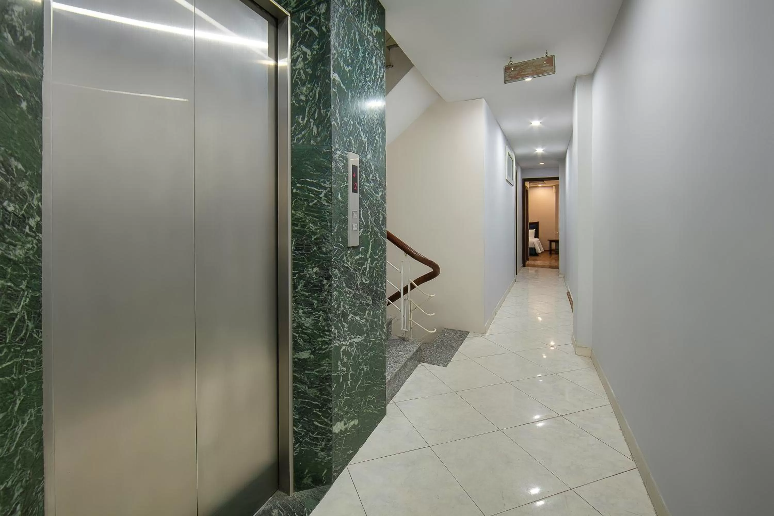 elevator, Bathroom in Cristina Center Hotel & Spa