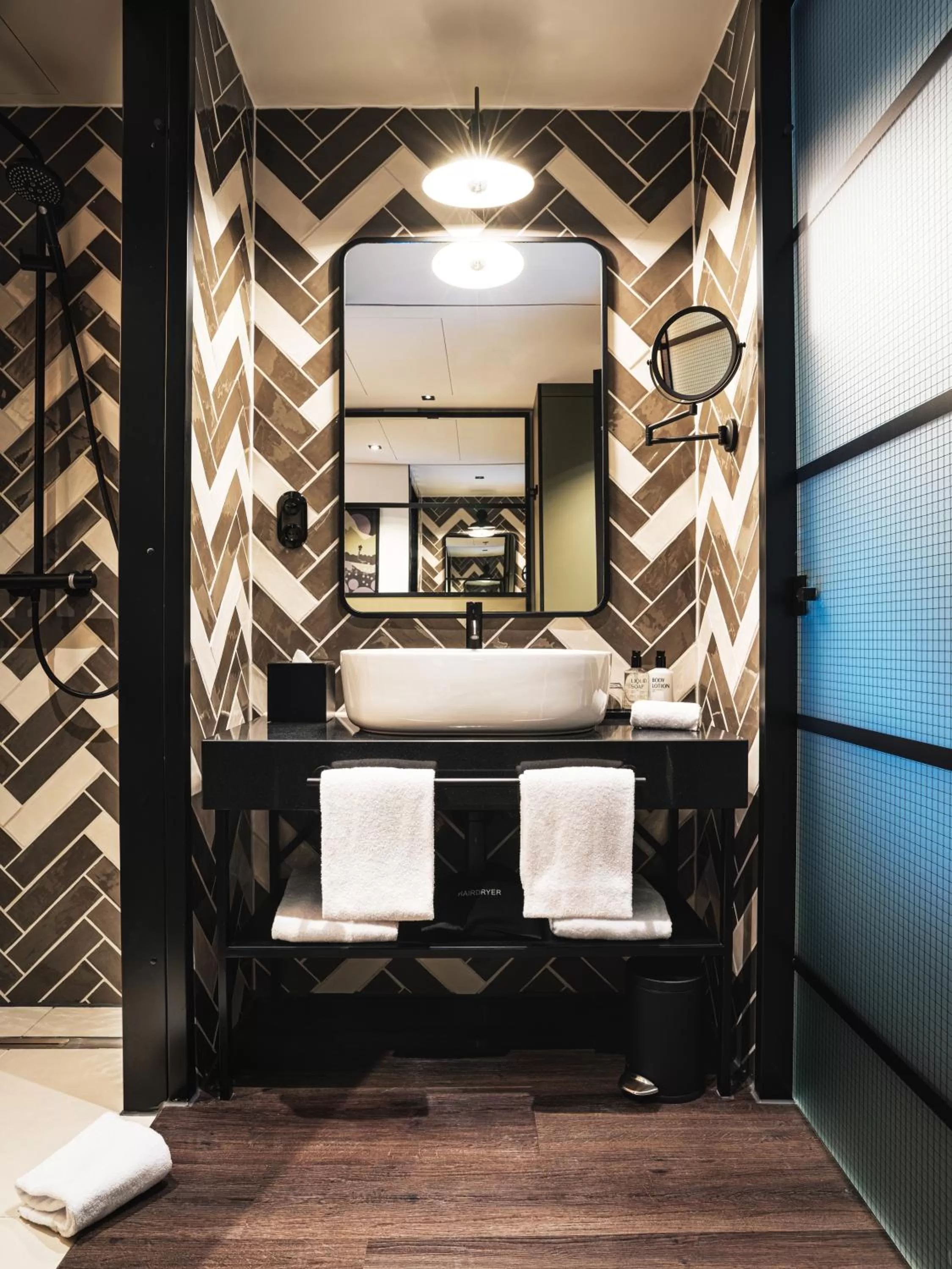 Bathroom in AMERON München Motorworld