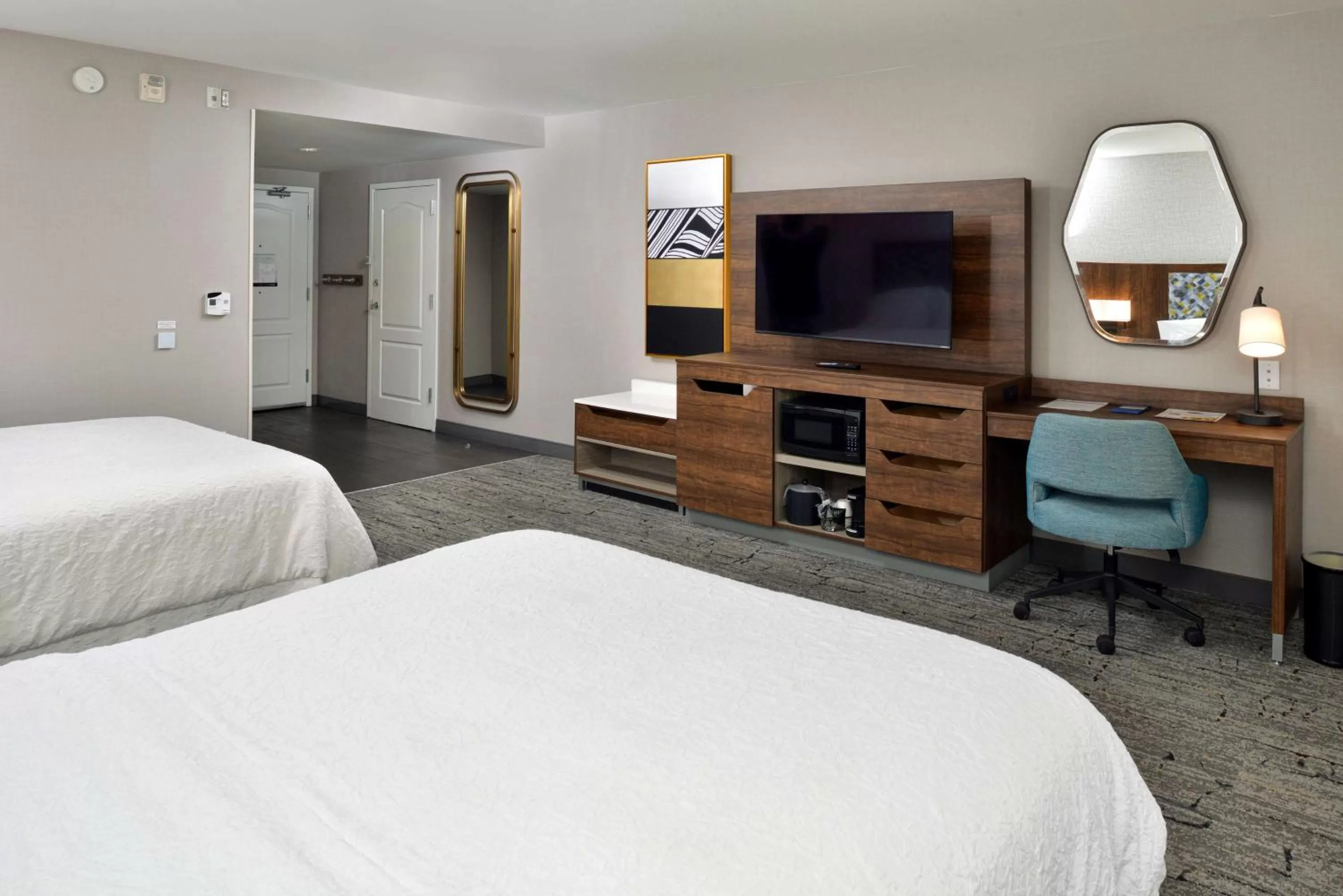Bedroom, Bed in Hampton Inn & Suites Las Vegas Airport