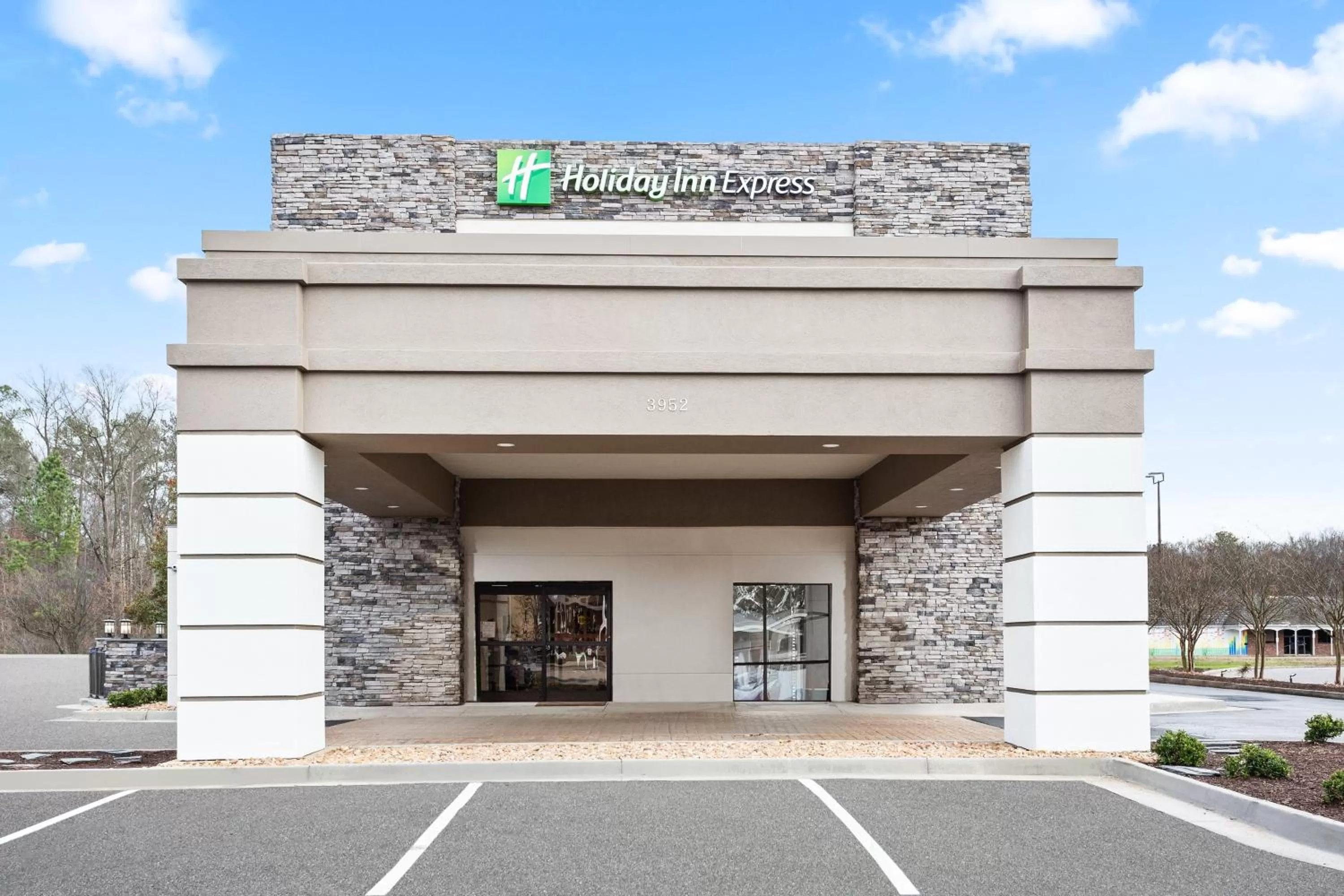 Property building in Holiday Inn Express Hopewell - Fort Lee by IHG