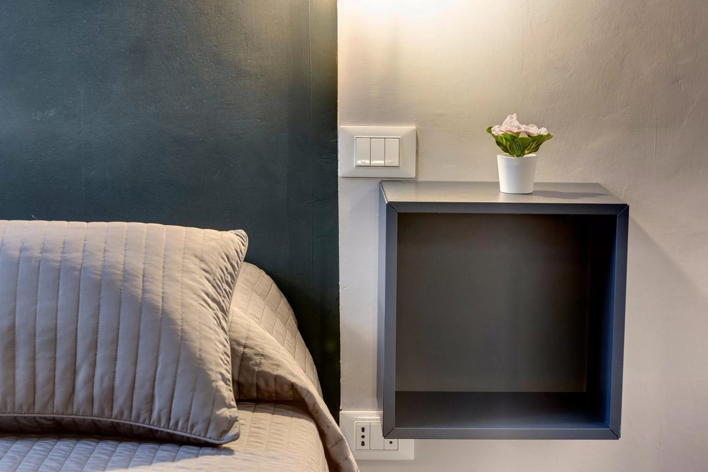 Decorative detail, Bed in Al Consolato - Guest house