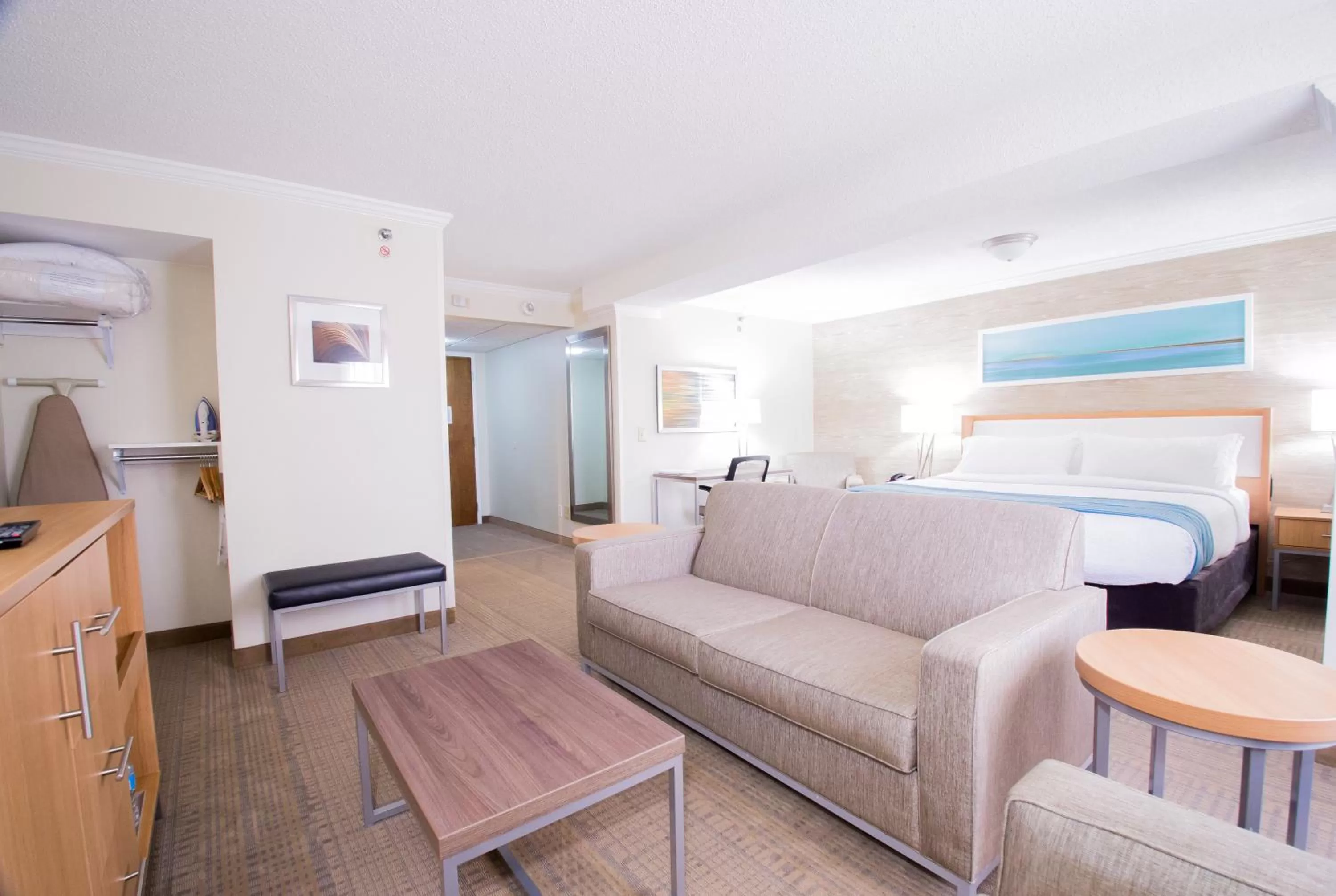 Photo of the whole room, Bed in Holiday Inn Greenville by IHG