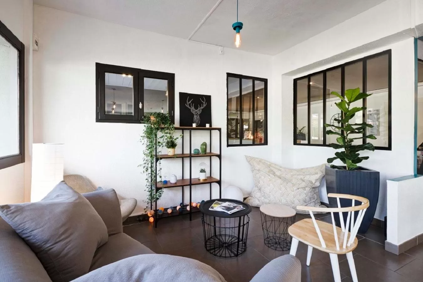 Living room in Kyriad Lyon Sud - Saint Genis Laval