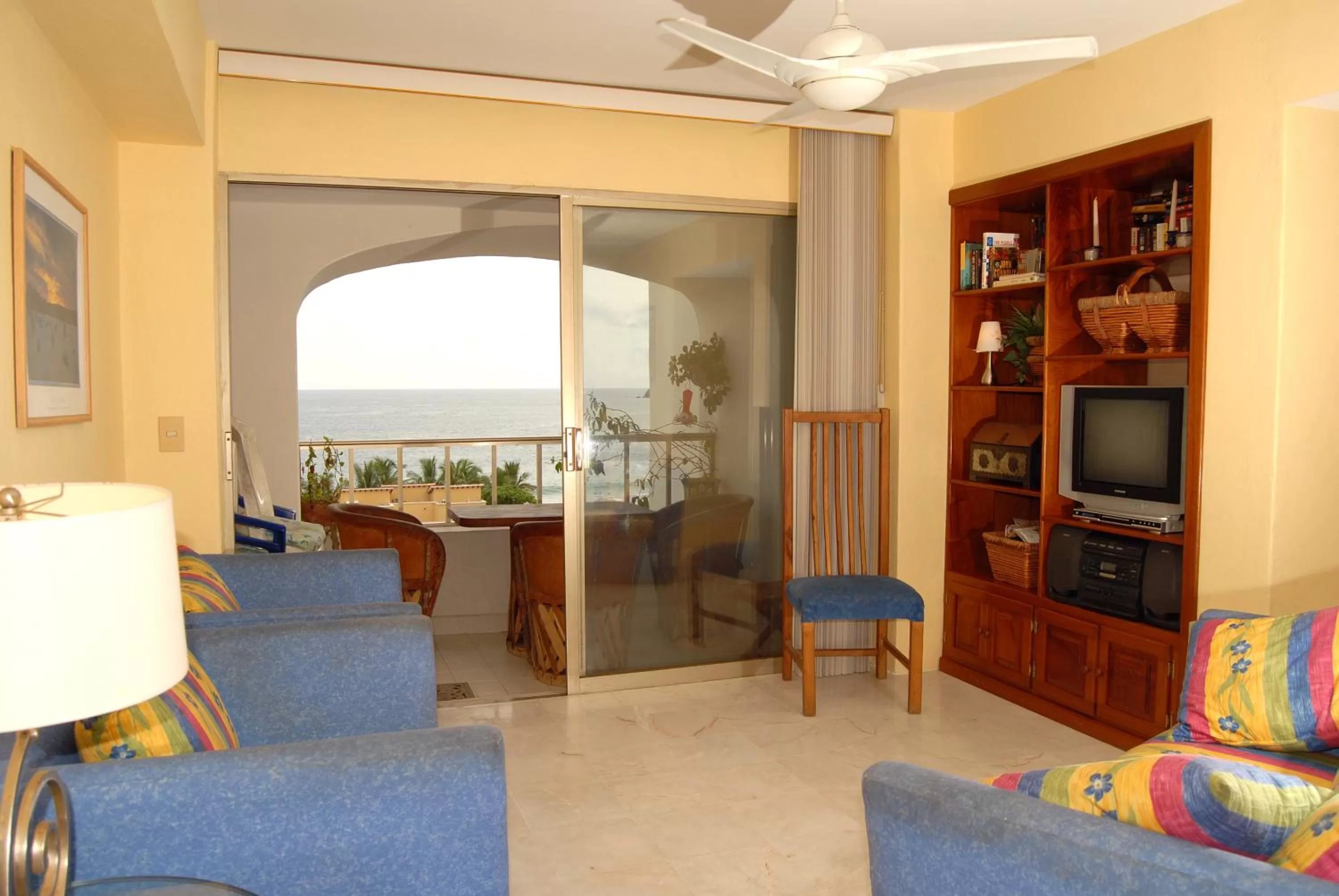 ENNA INN IXTAPA DEPARTAMENTOS ViSTA AL MAR