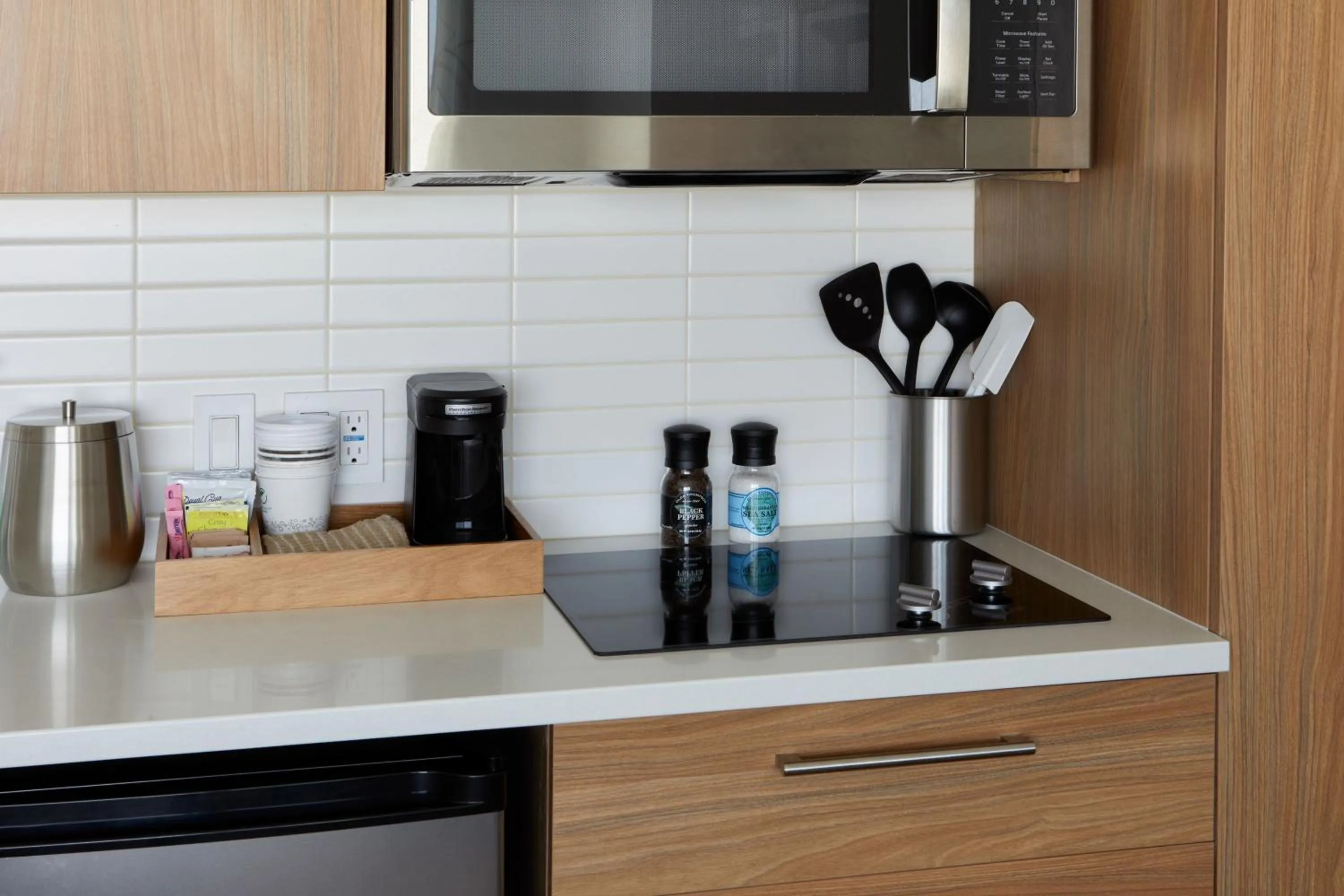 Photo of the whole room in Element Irvine