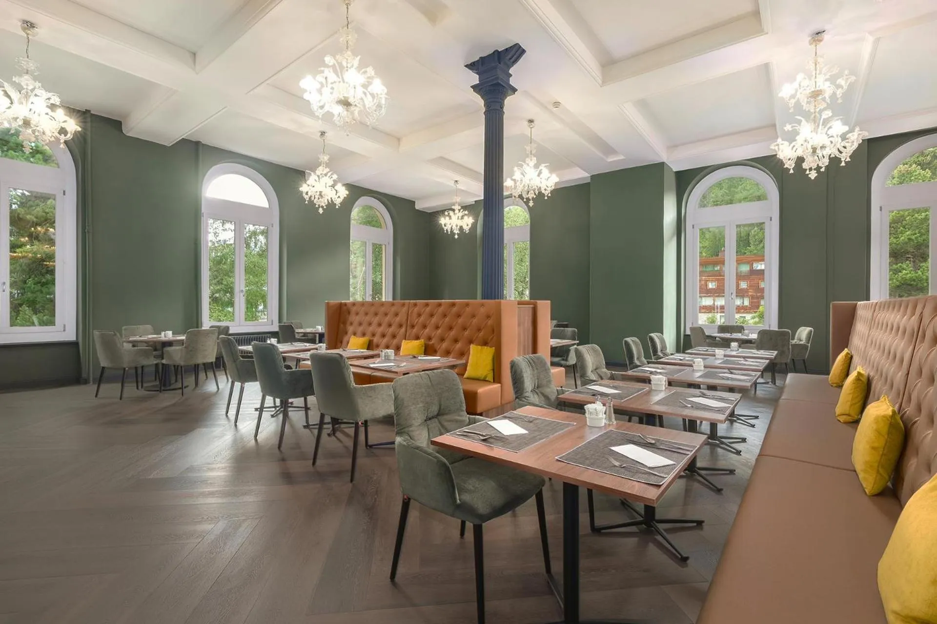 Restaurant/places to eat in Hotel Reine Victoria