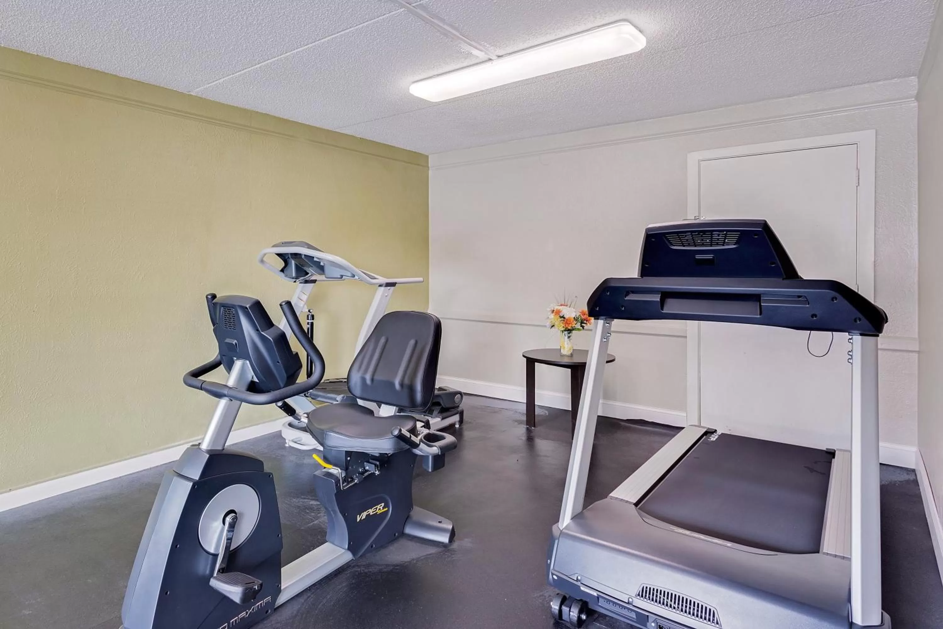 Fitness centre/facilities in Baymont by Wyndham Jacksonville Orange Park