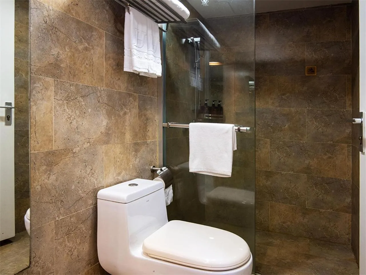 Bathroom in Guangzhou The Royal Garden Hotel