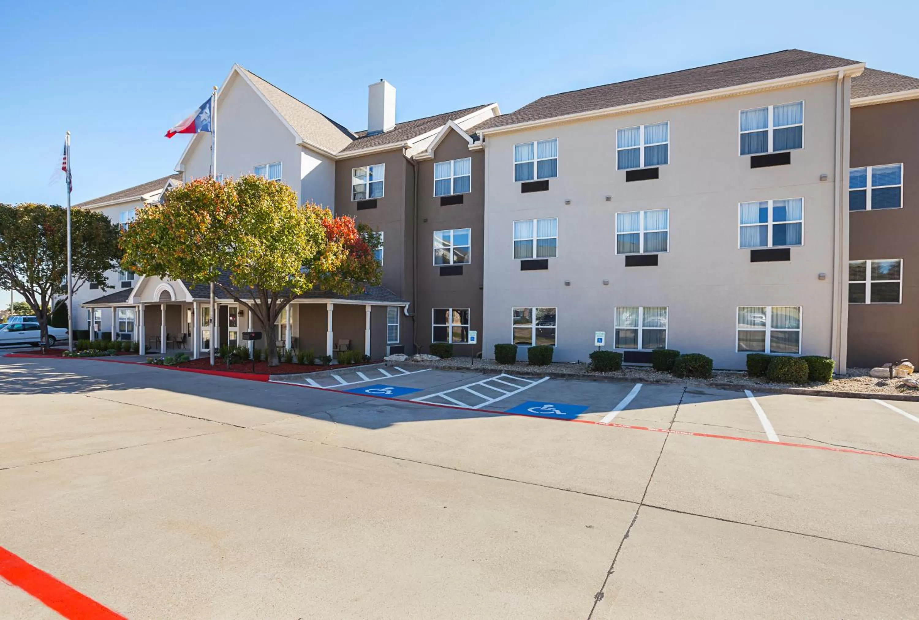 Property building in Country Inn & Suites by Radisson, Lewisville, TX
