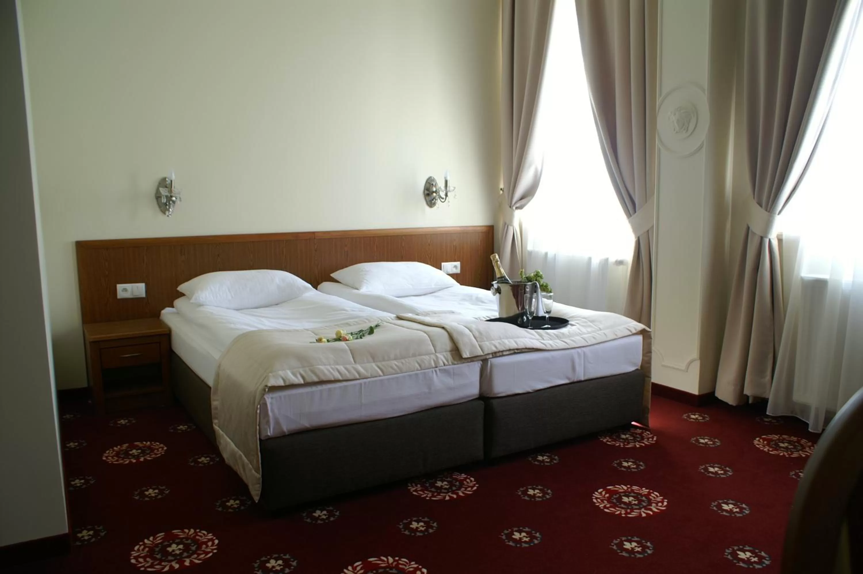 Photo of the whole room, Bed in Hotel President