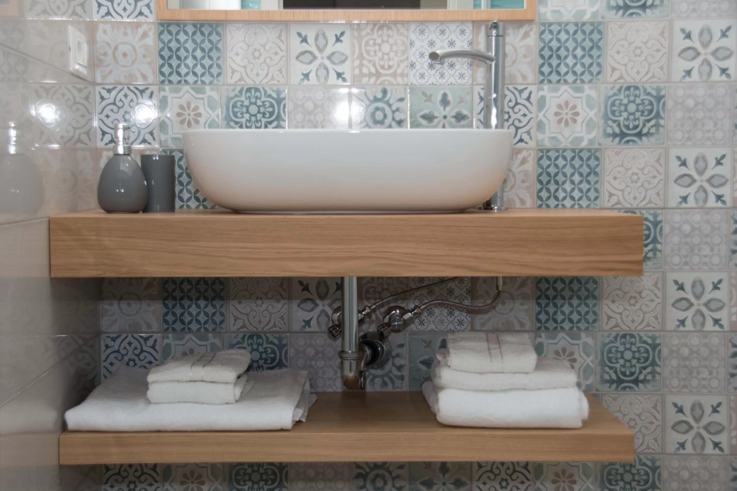 Bathroom in Nolana '86