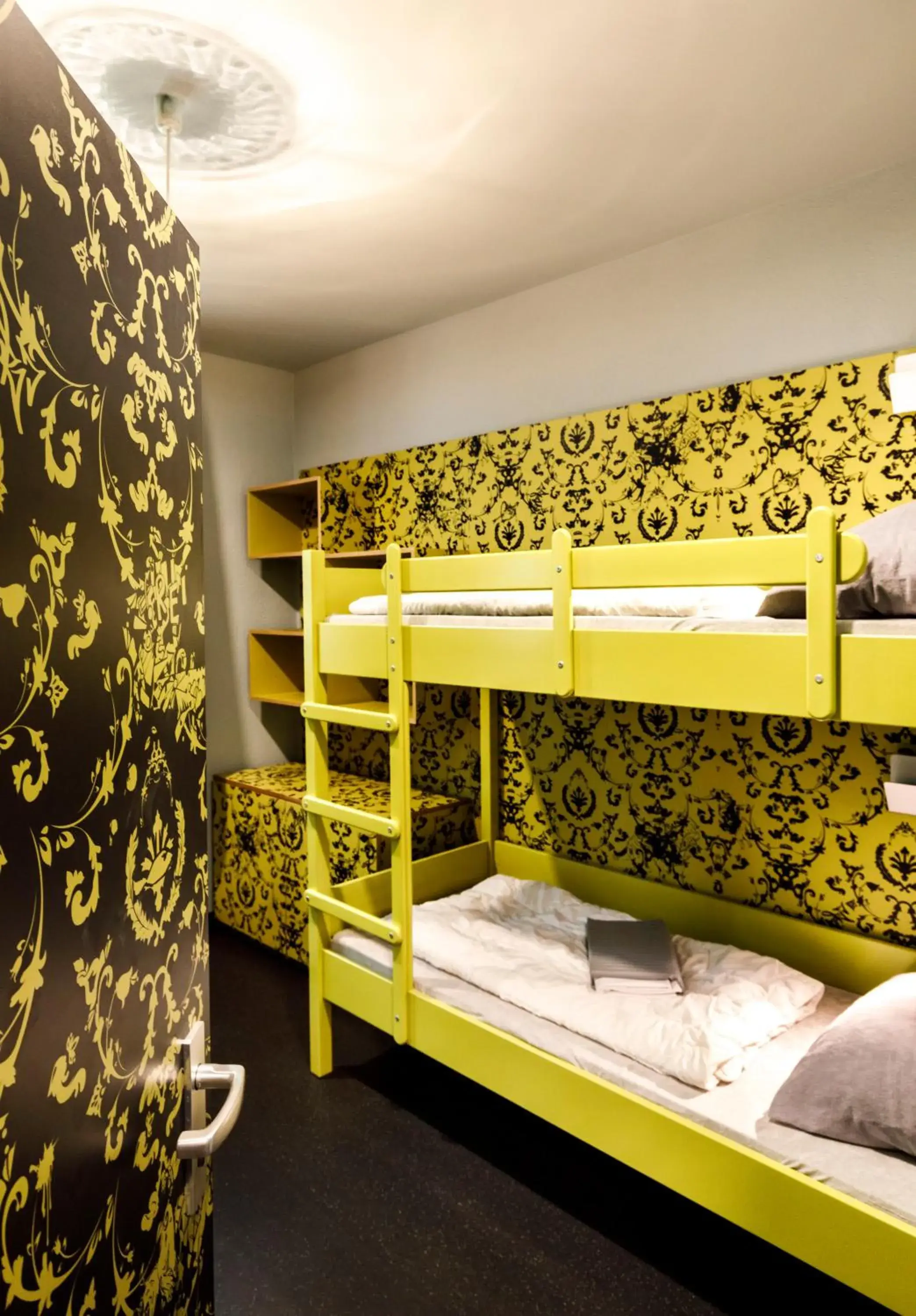 Quadruple Room with Shower in Jugendherberge Würzburg Quadruple Room with Shower in Jugendherberge Würzburg