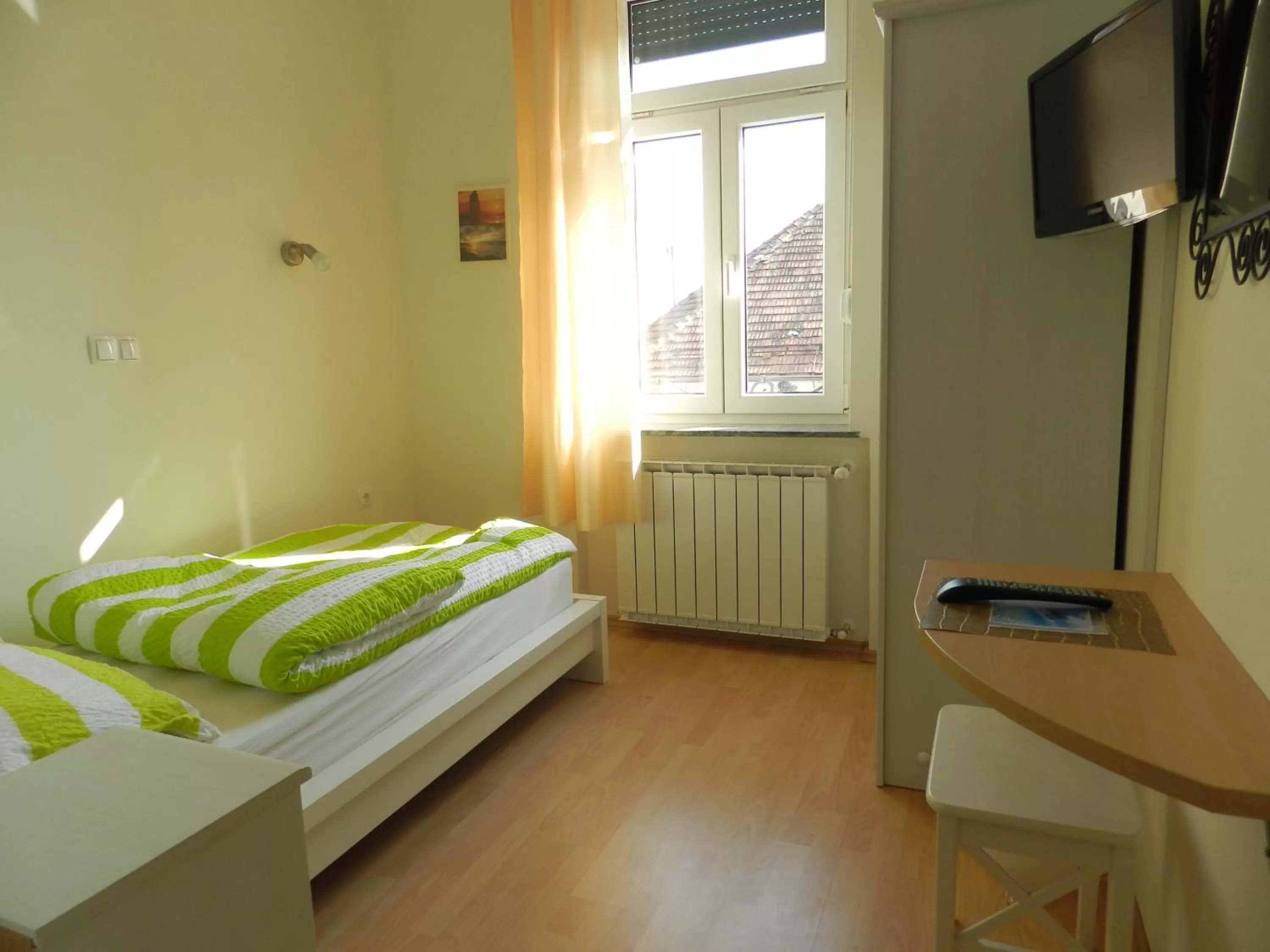 Photo of the whole room, Bed in Hostel Sonce