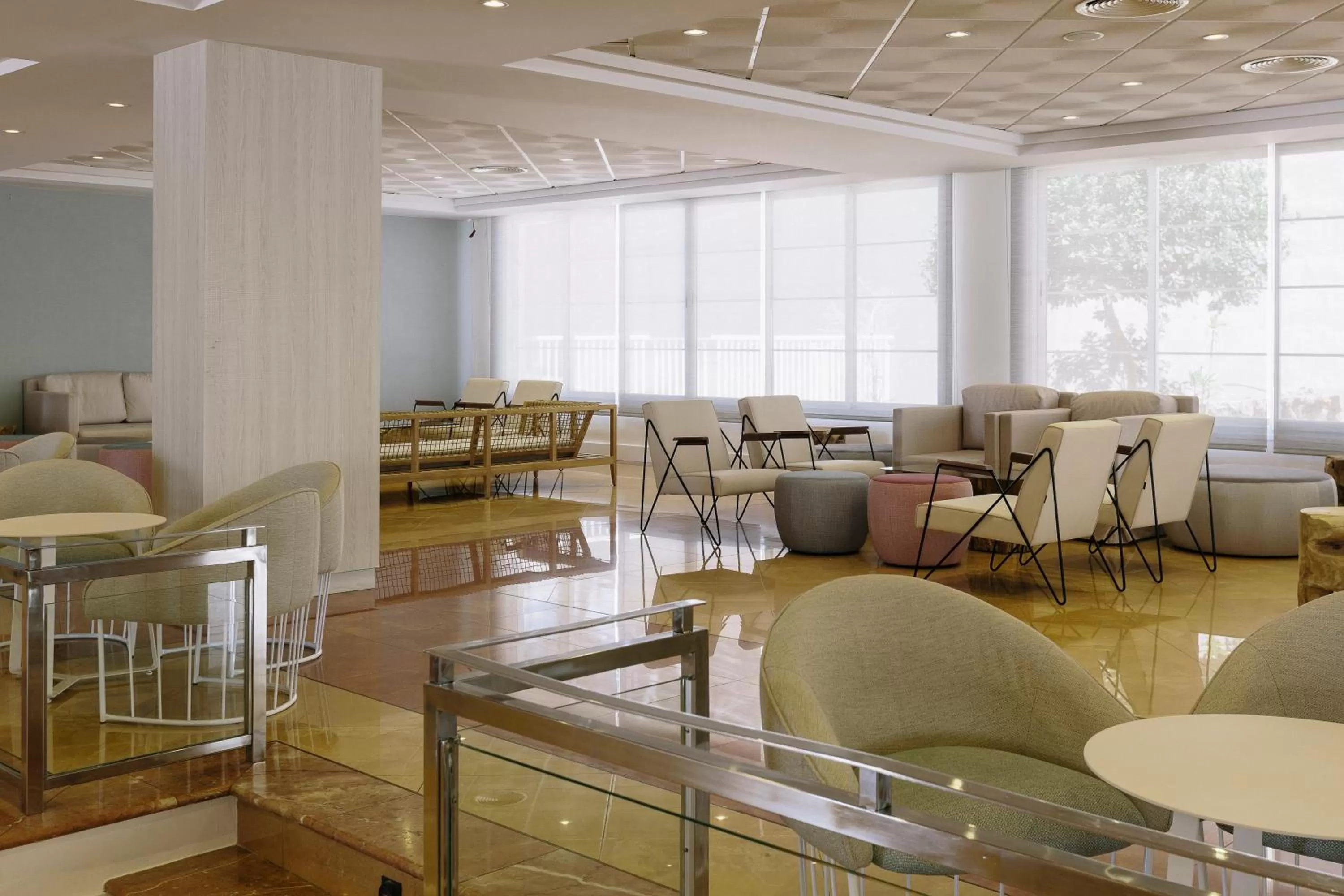 Lounge or bar in ILUNION Palmanova Mallorca