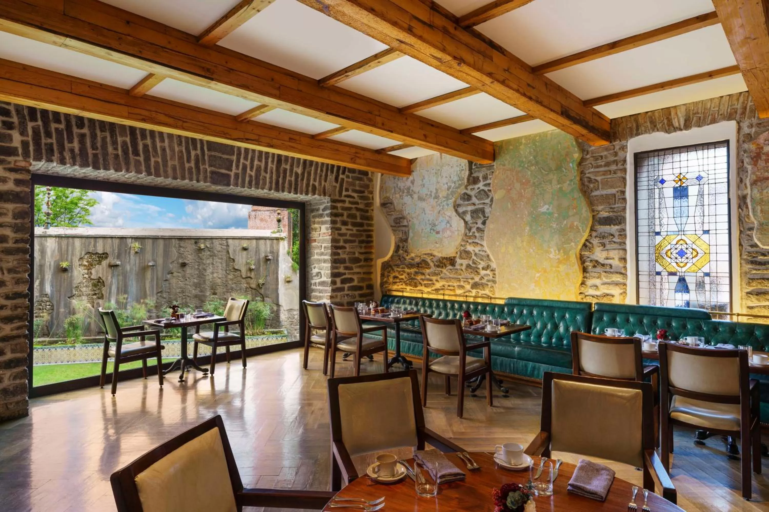 Restaurant/places to eat in Banyan Tree Puebla