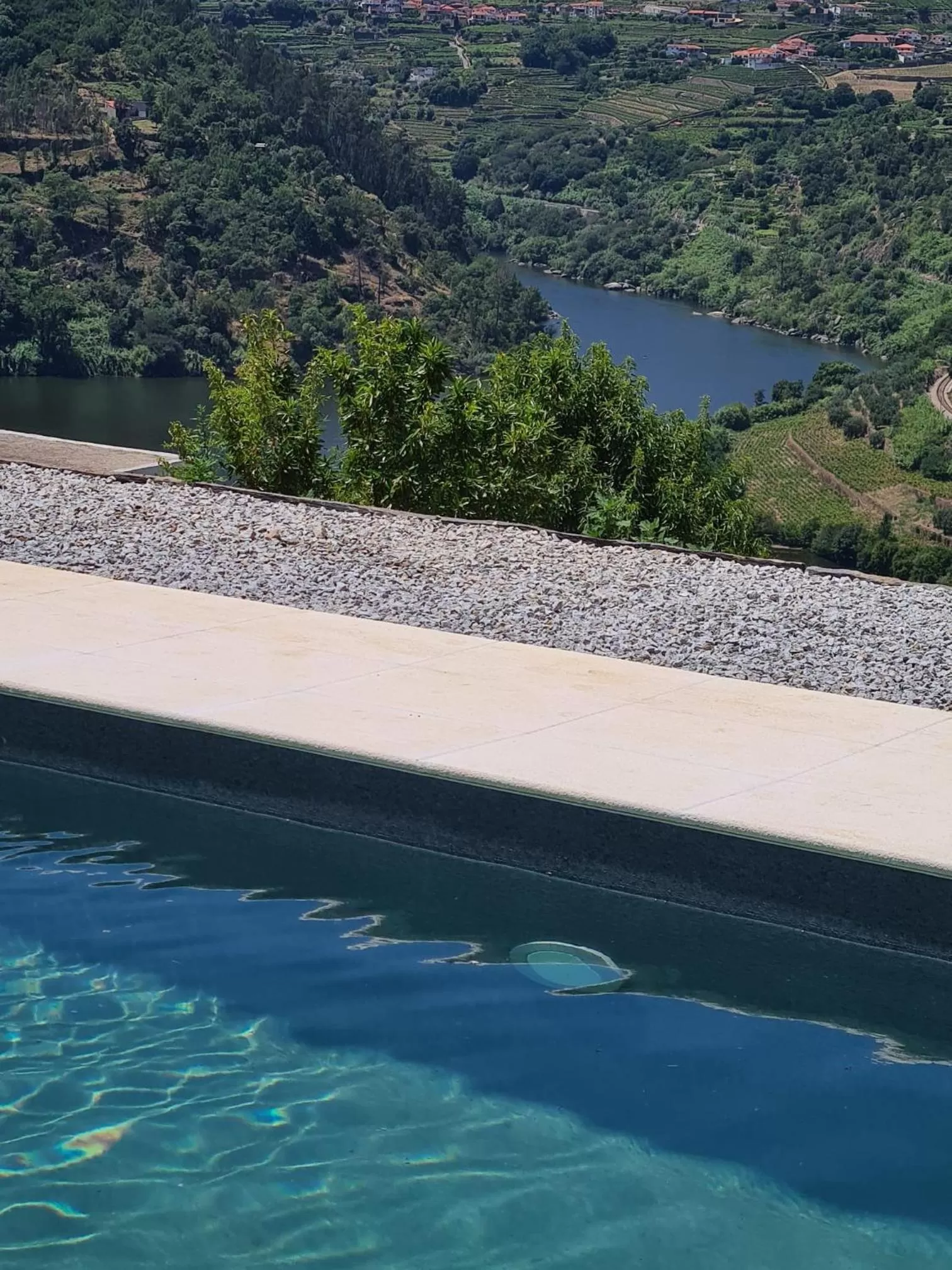 Swimming Pool in Quinta do Fojo Valonguinho, Barrô
