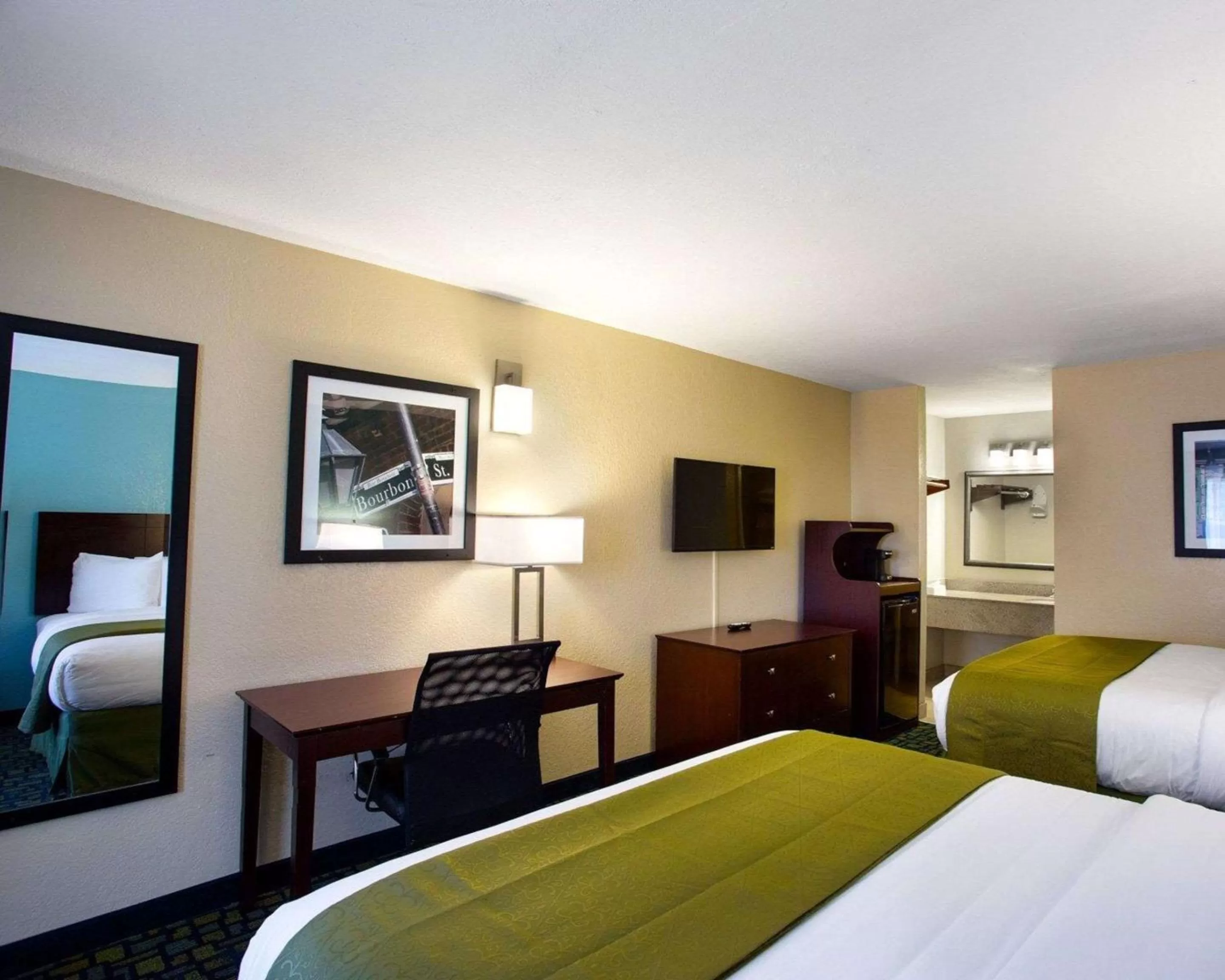 Photo of the whole room, Bed in Quality Inn Hammond