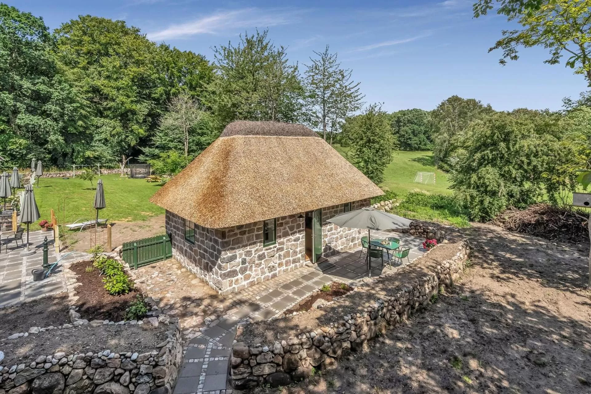 Property building in Hørhavegården B&B