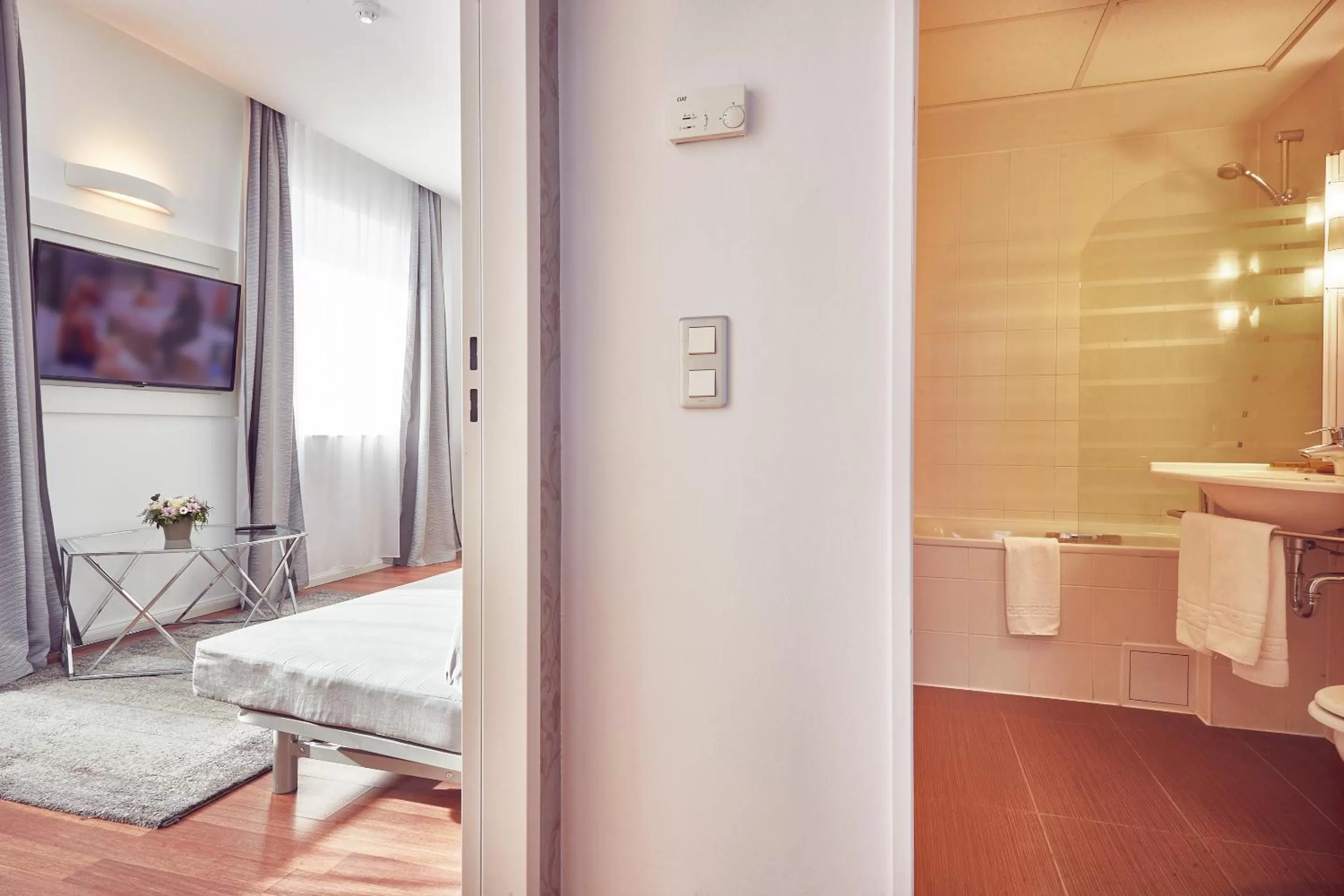 Bathroom, Bed in MyContinental Sibiu