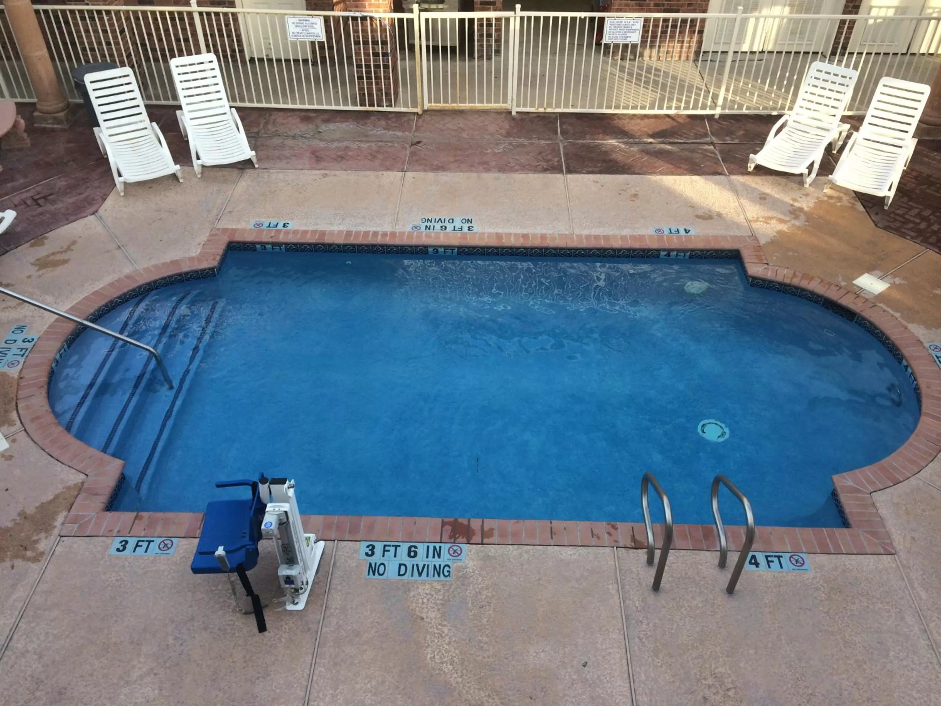 Swimming pool in La Copa Inn Alamo