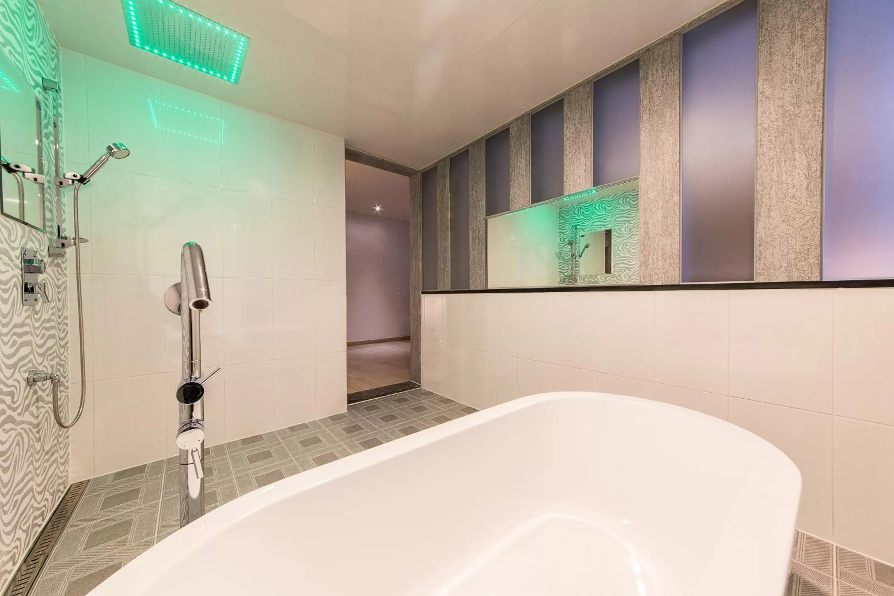 Hot Tub in Boutique Hotel SB Yeouido