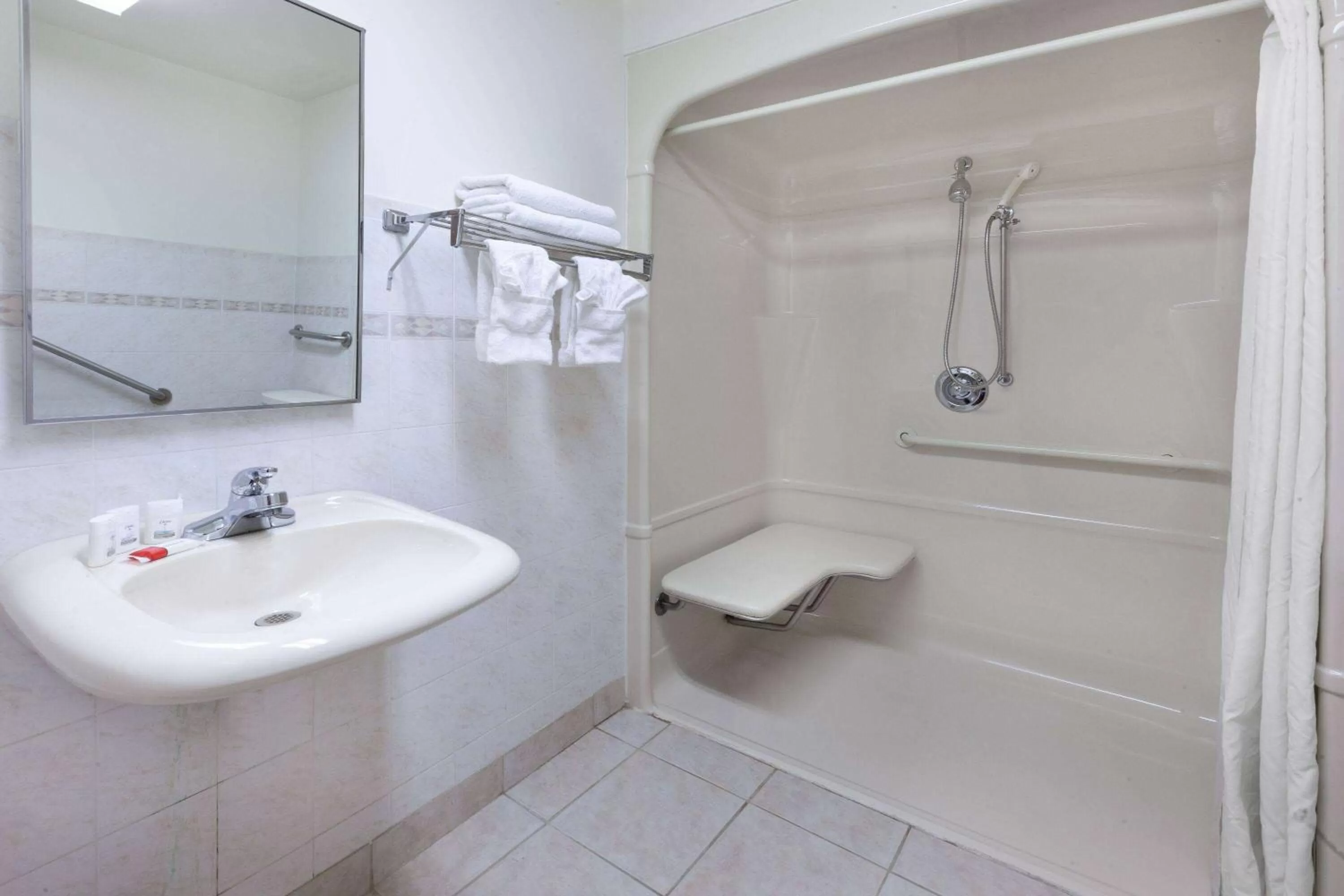 Shower in Super 8 by Wyndham Ambassador Bridge Windsor ON