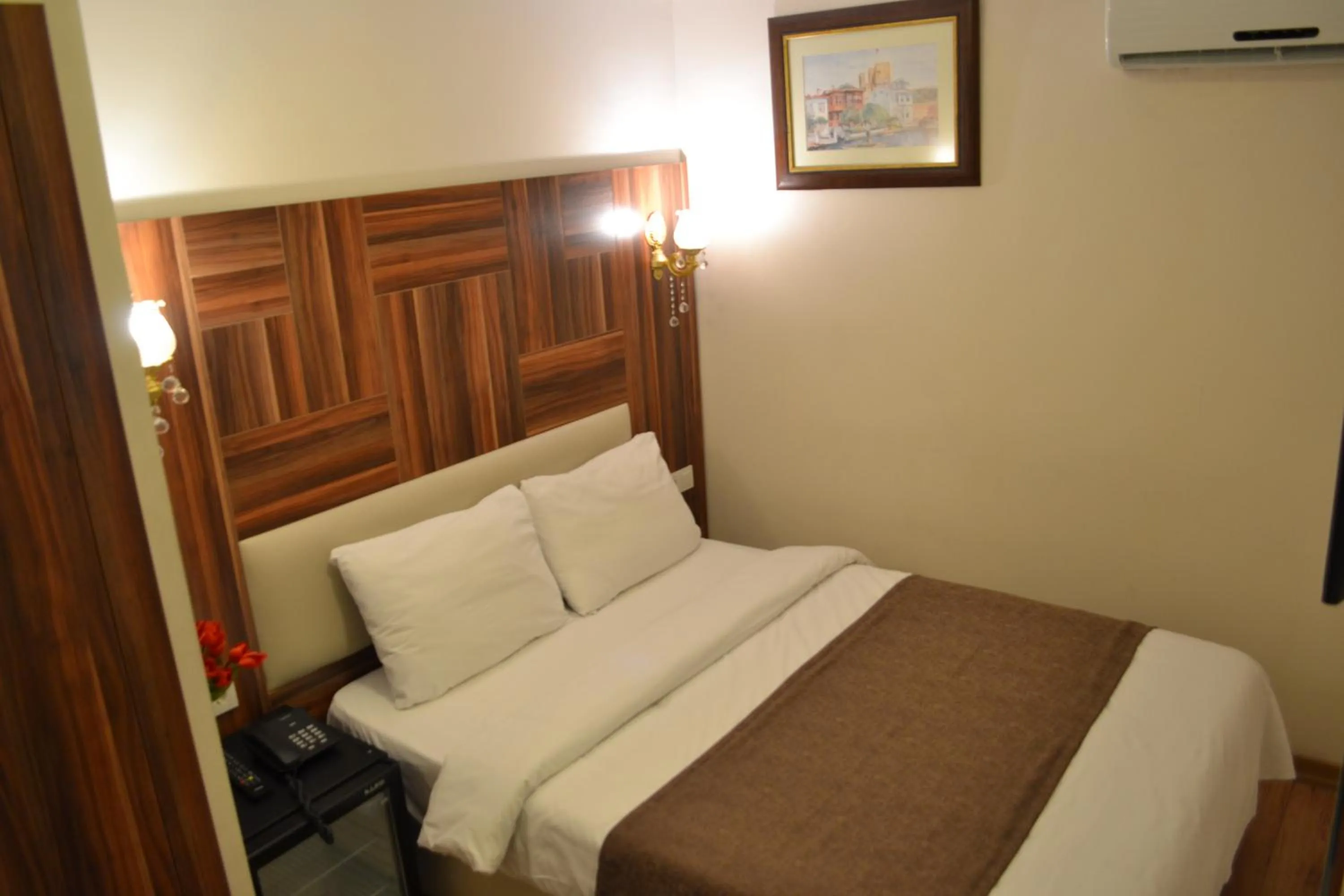 Bedroom, Bed in New Fatih Hotel