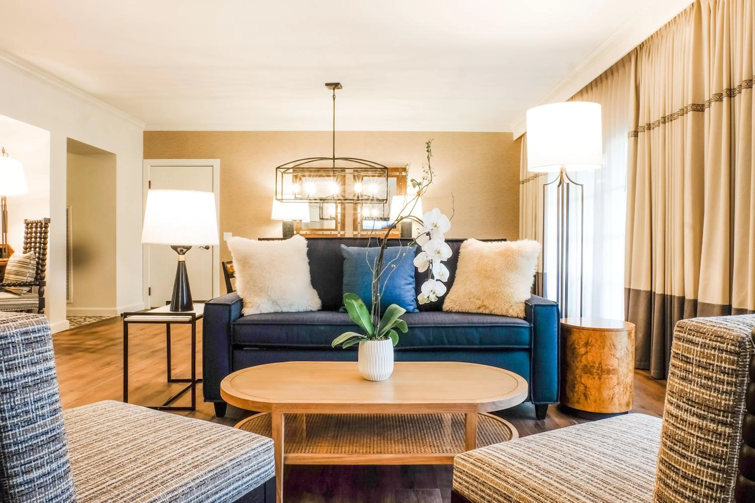 Living room in Estancia La Jolla Hotel & Spa