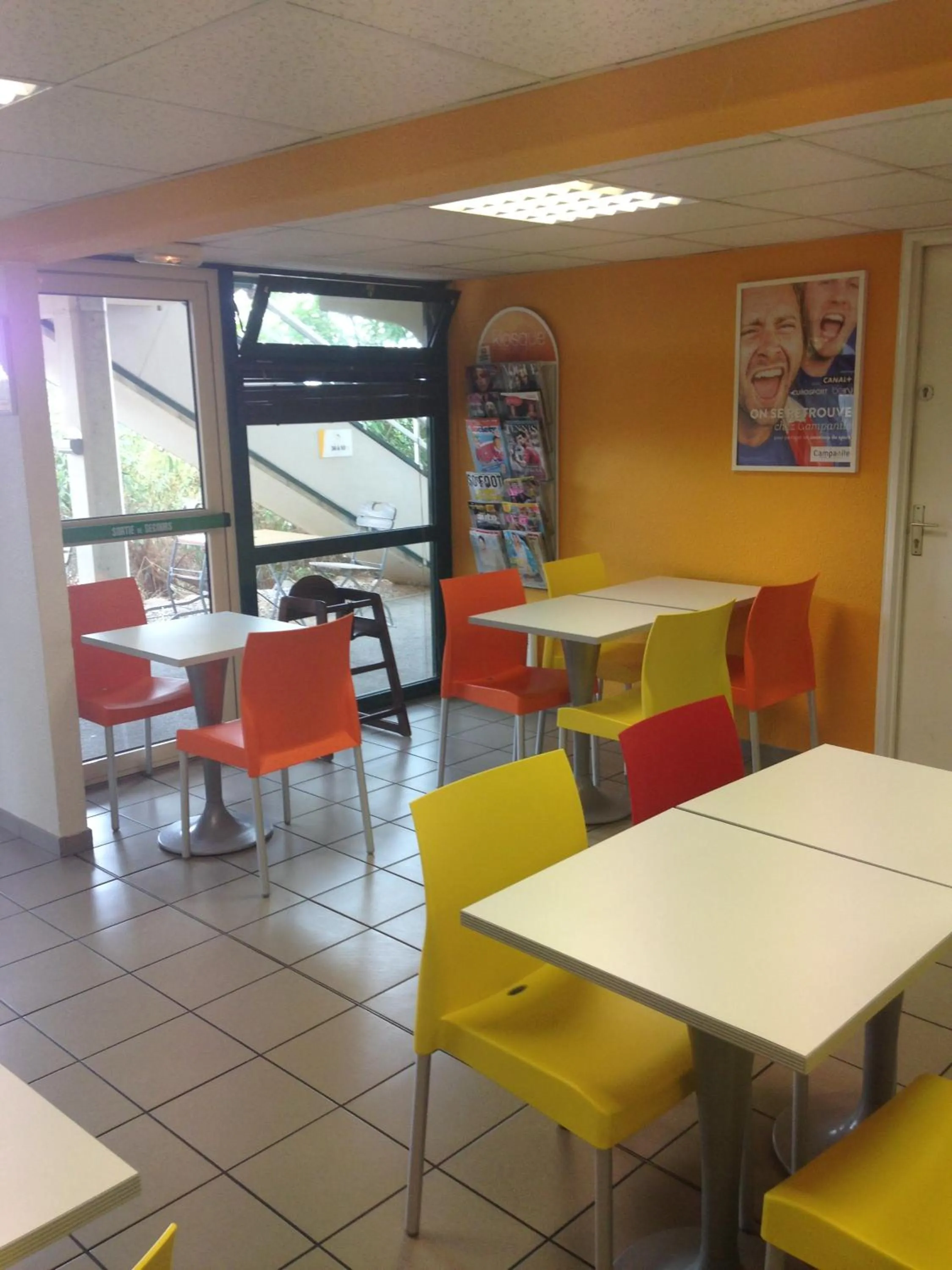 Restaurant/places to eat in Premiere Classe Salon De Provence